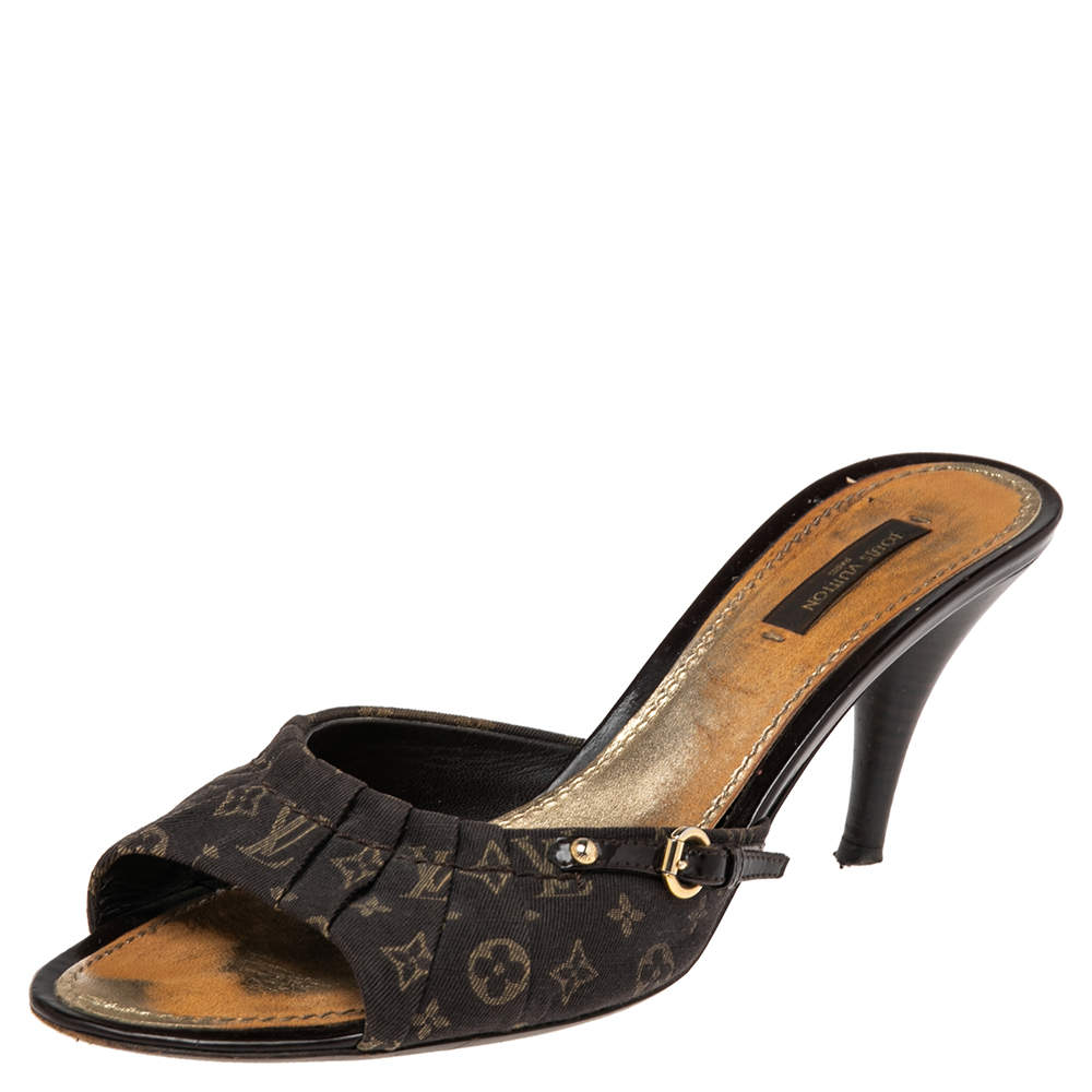Pre Owned صندل سلايد لوي فيتون كانفاس مونوغرامي بني مقاس 40