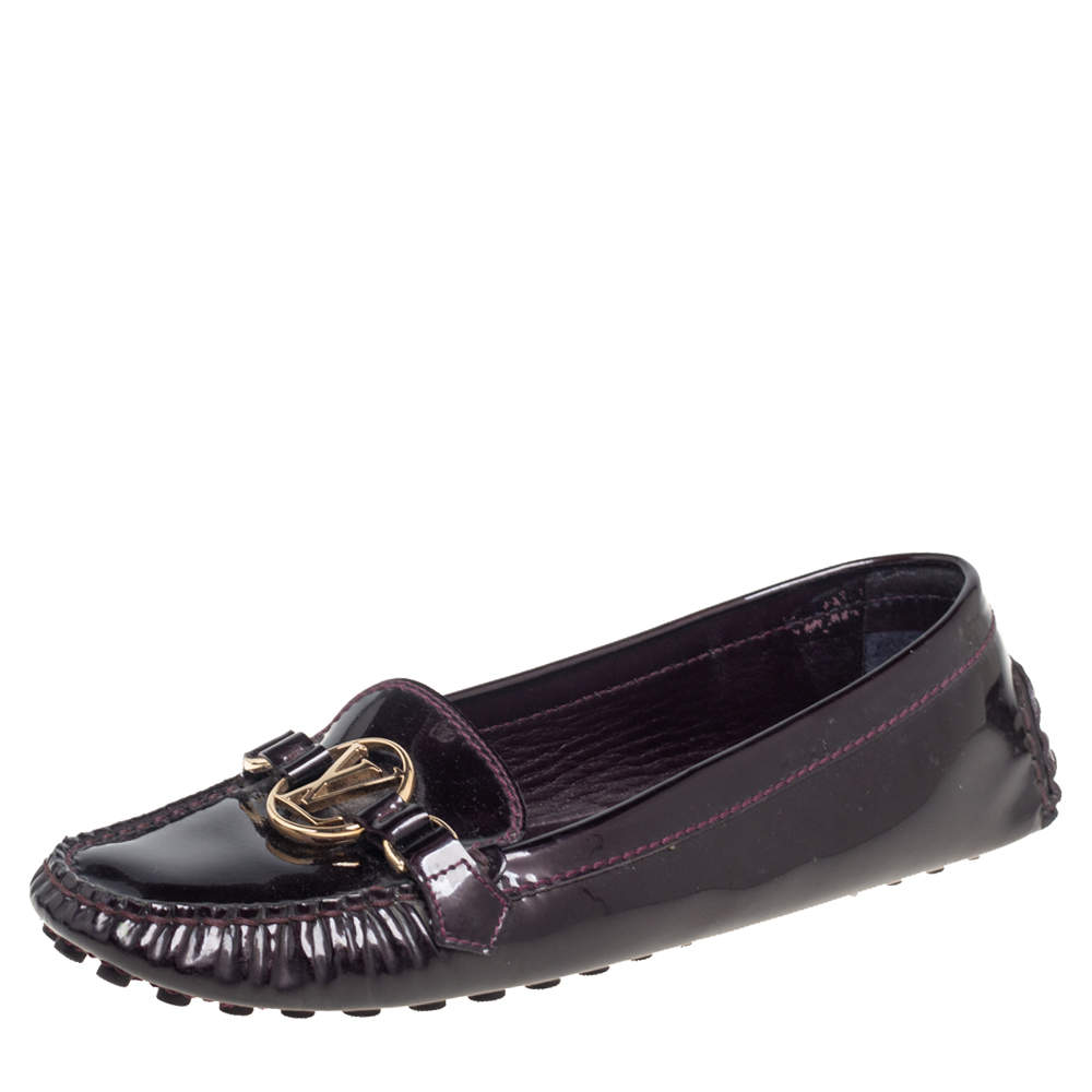 مملوكة مسبقًا Louis Vuitton Burgundy Patent Leather Dauphine Loafers Size 40.5