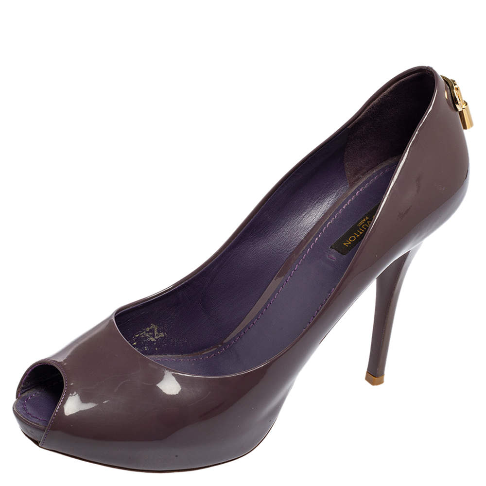 Pre Owned حذاء كعب عالي لوي فيتون أو ريلي! جلد بنفسجي لامع بمقدمة مفتوحة مقاس 40.5