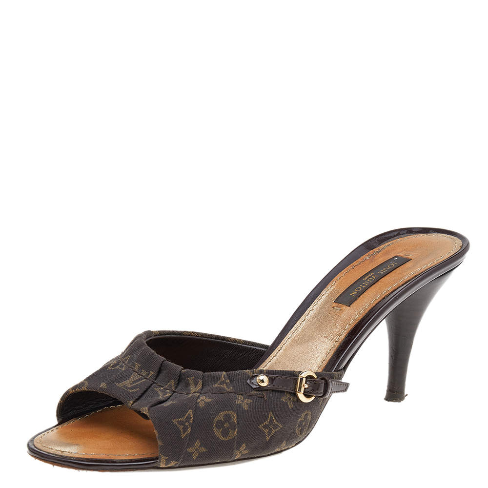 Pre Owned صندل سلايد لوي فيتون جلد لامع وكانفاس مونوغرامي بني مقاس 38
