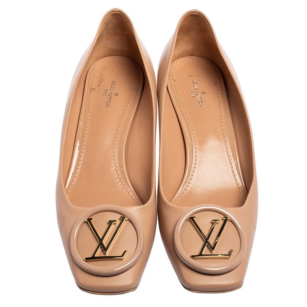 Louis Vuitton Beige Patent Leather Madeleine Logo Block Heel Pumps Size 40  at 1stDibs