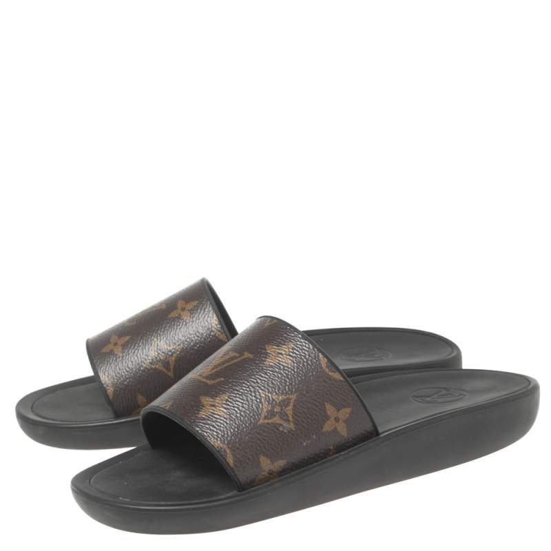 Louis Vuitton Men's 37 Sunbath Flat Mule Sandal