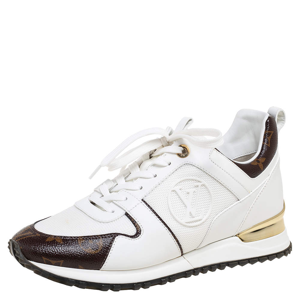 مملوكة مسبقًا Louis Vuitton White Mesh And Monogram Canvas Run Away Low Top Sneakers Size 39.5