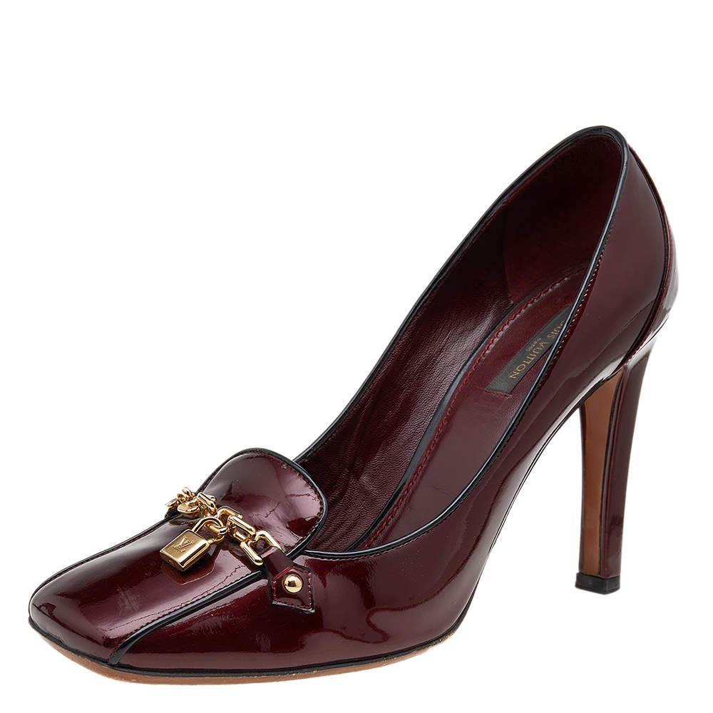 مملوكة مسبقًا حذاء كعب عالي لوي فيتون جلد أسود لامع / عنابي  بسلسلة قفل مقاس 39