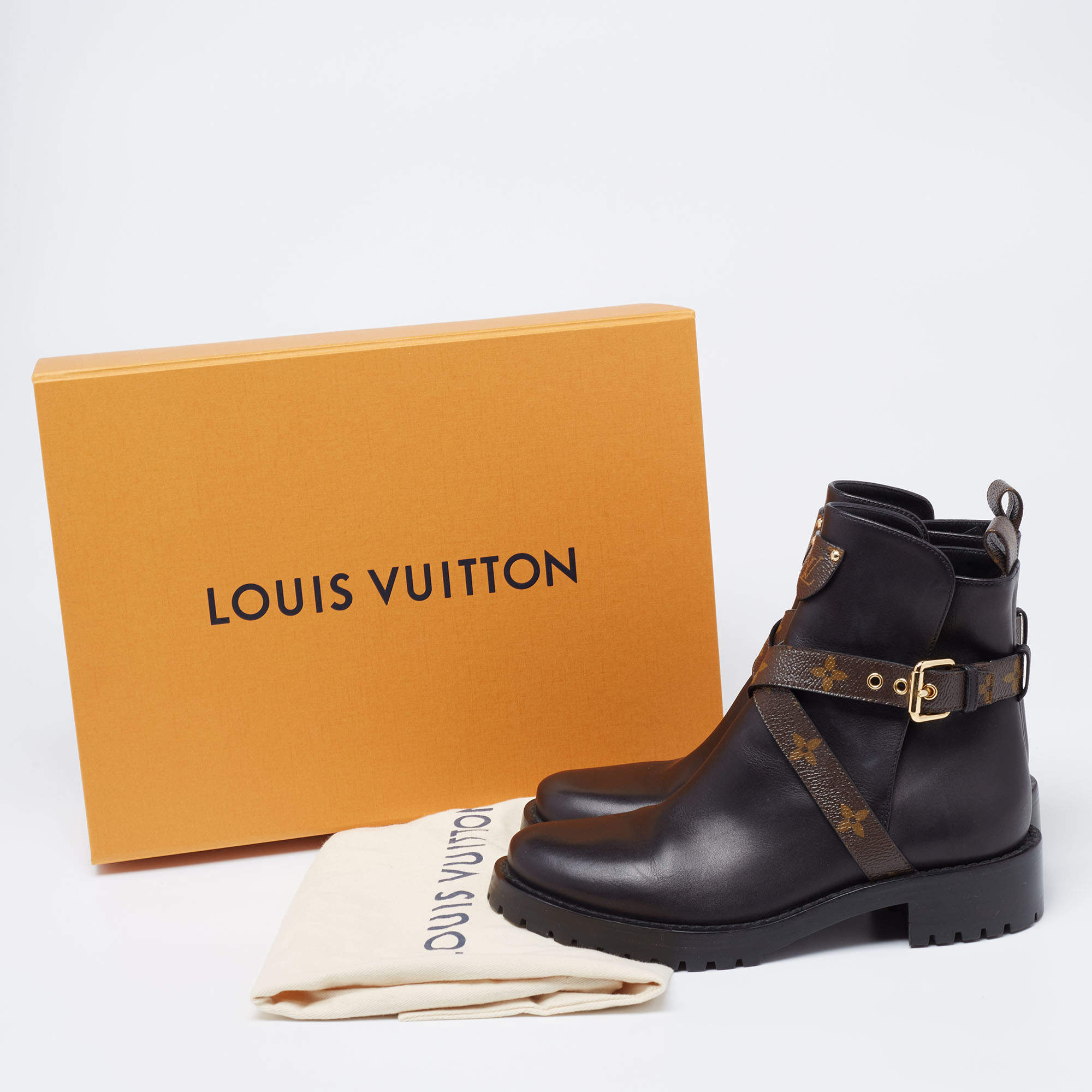 Louis Vuitton Black/Brown Monogram Canvas Discovery Ankle Boots Size 37.5  at 1stDibs