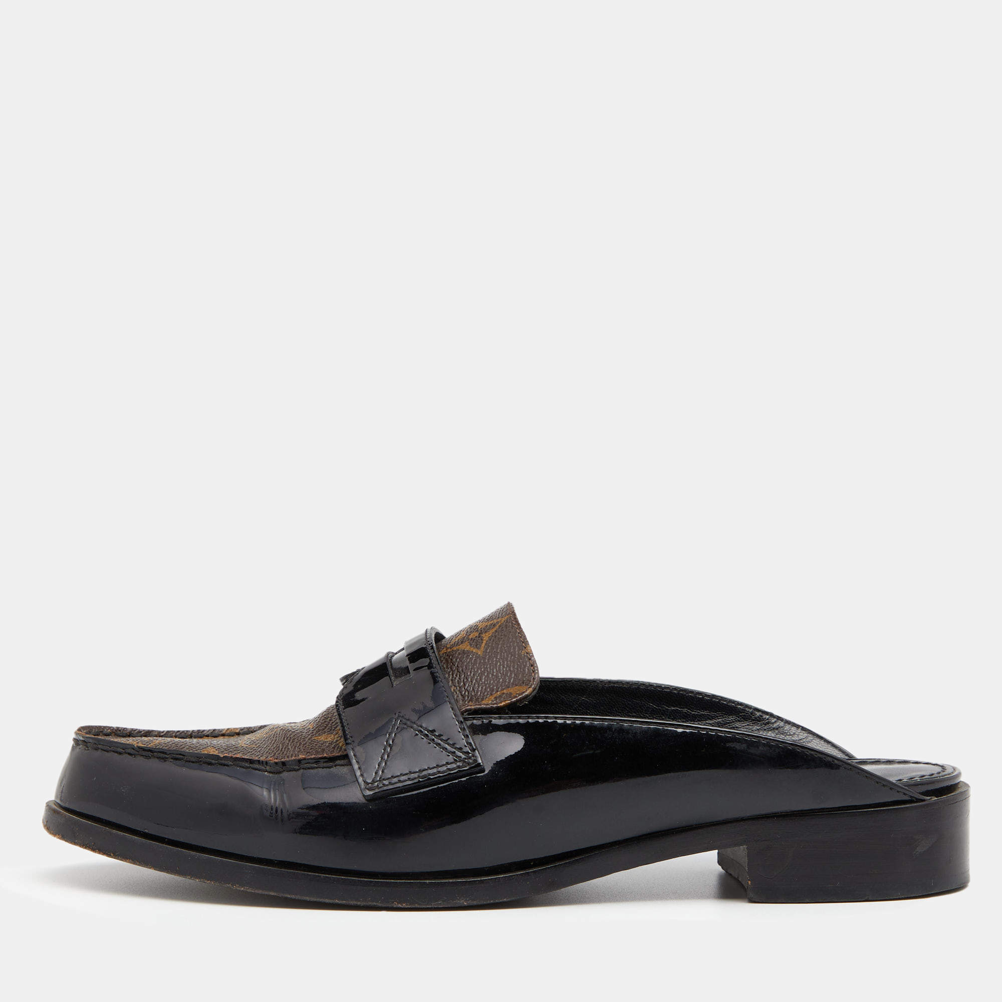 Pre Owned حذاء لوفرز لوي فيتون فلات أكاديمي أوبن كانفاس مونوغرامي وجلد لامع أسود / بني مقاس 39