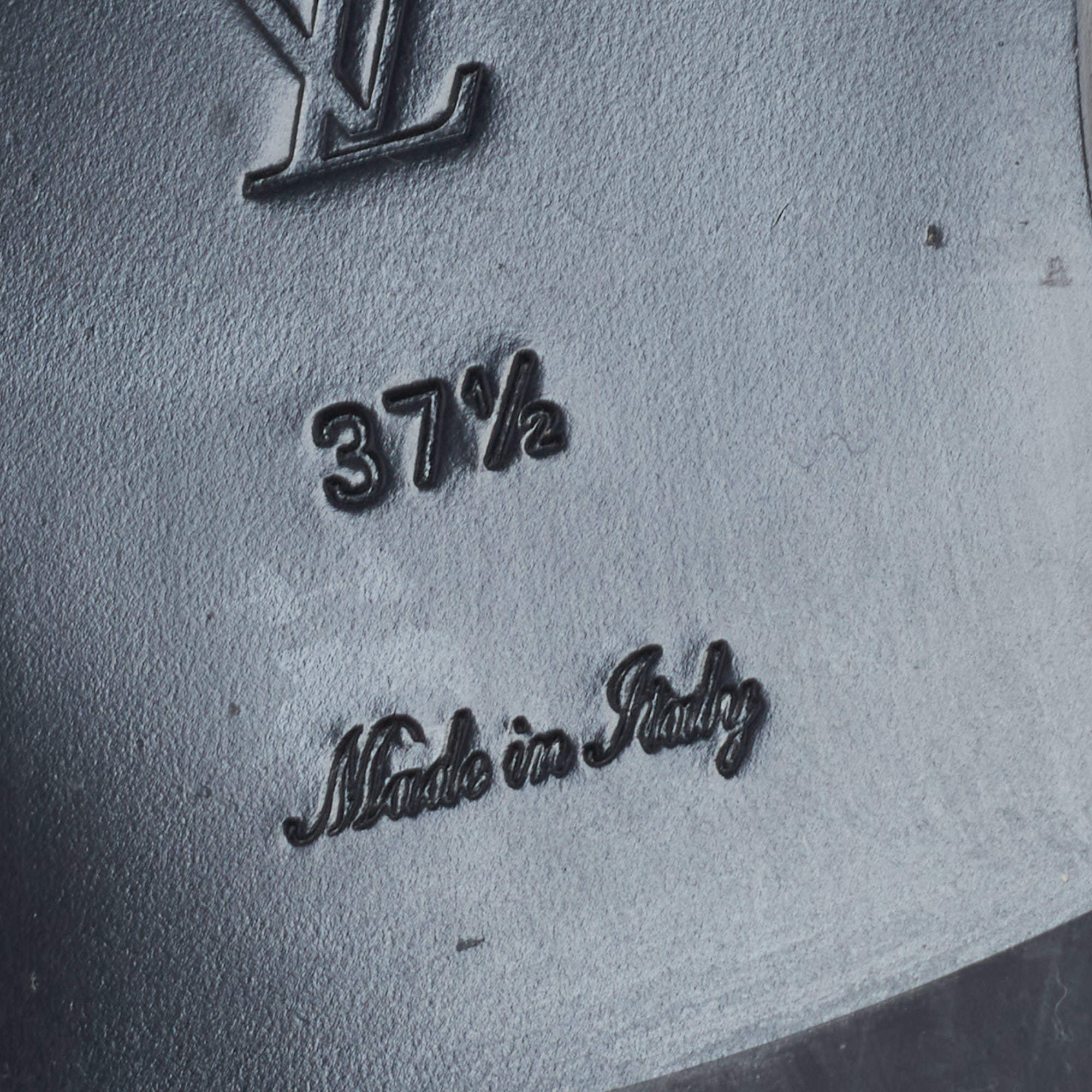 Louis Vuitton Passenger Sandals Ebony Damier Canvas & Pink Leather Siz –  Celebrity Owned