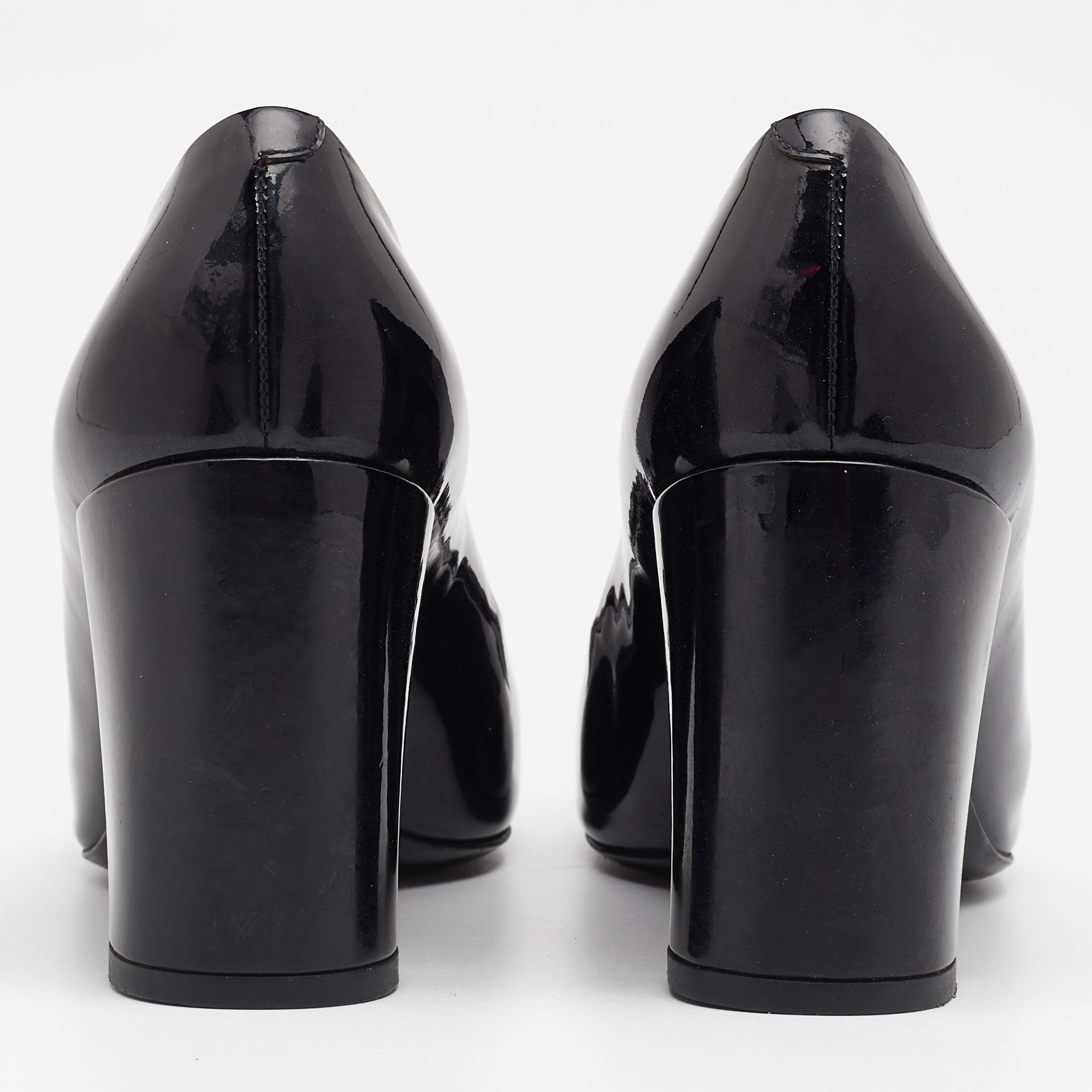 Louis Vuitton Heels Black Patent leather ref.421429 - Joli Closet