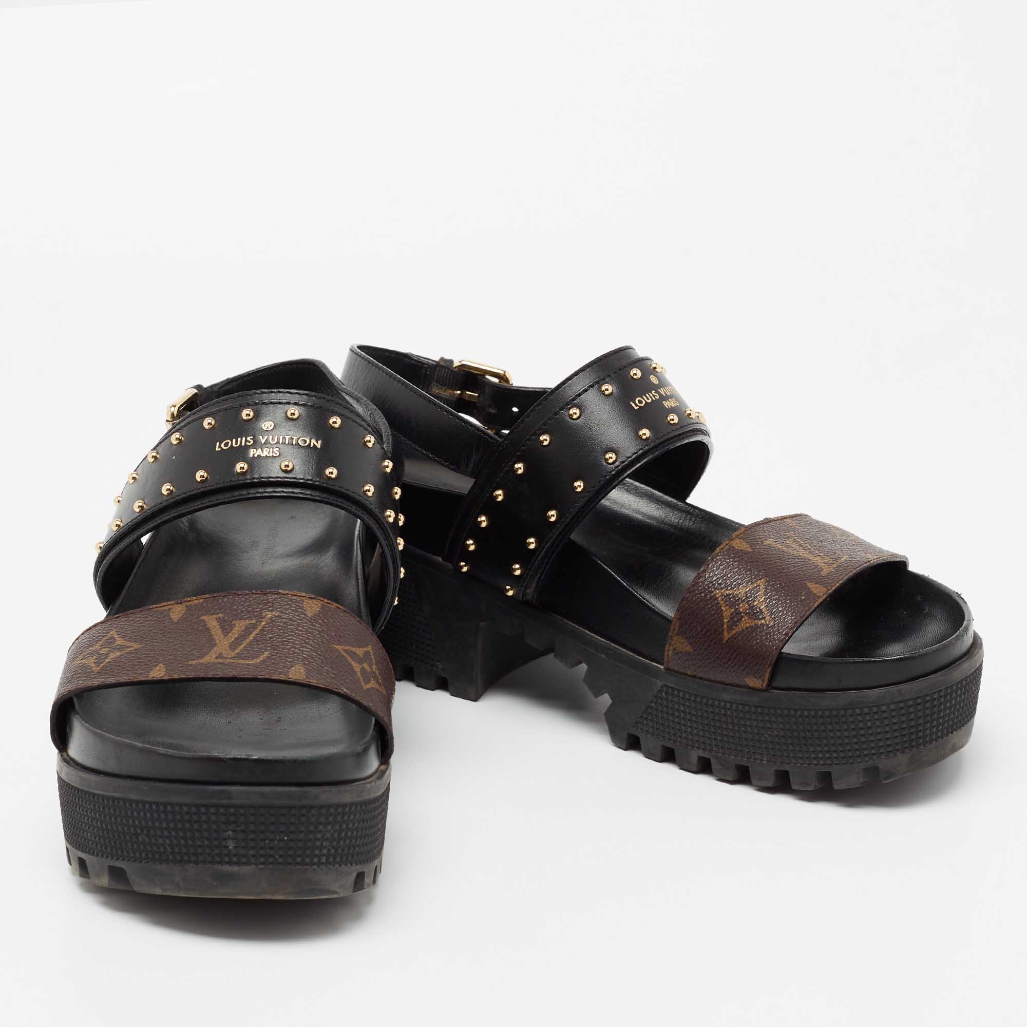 Laureate hot sale platform sandal