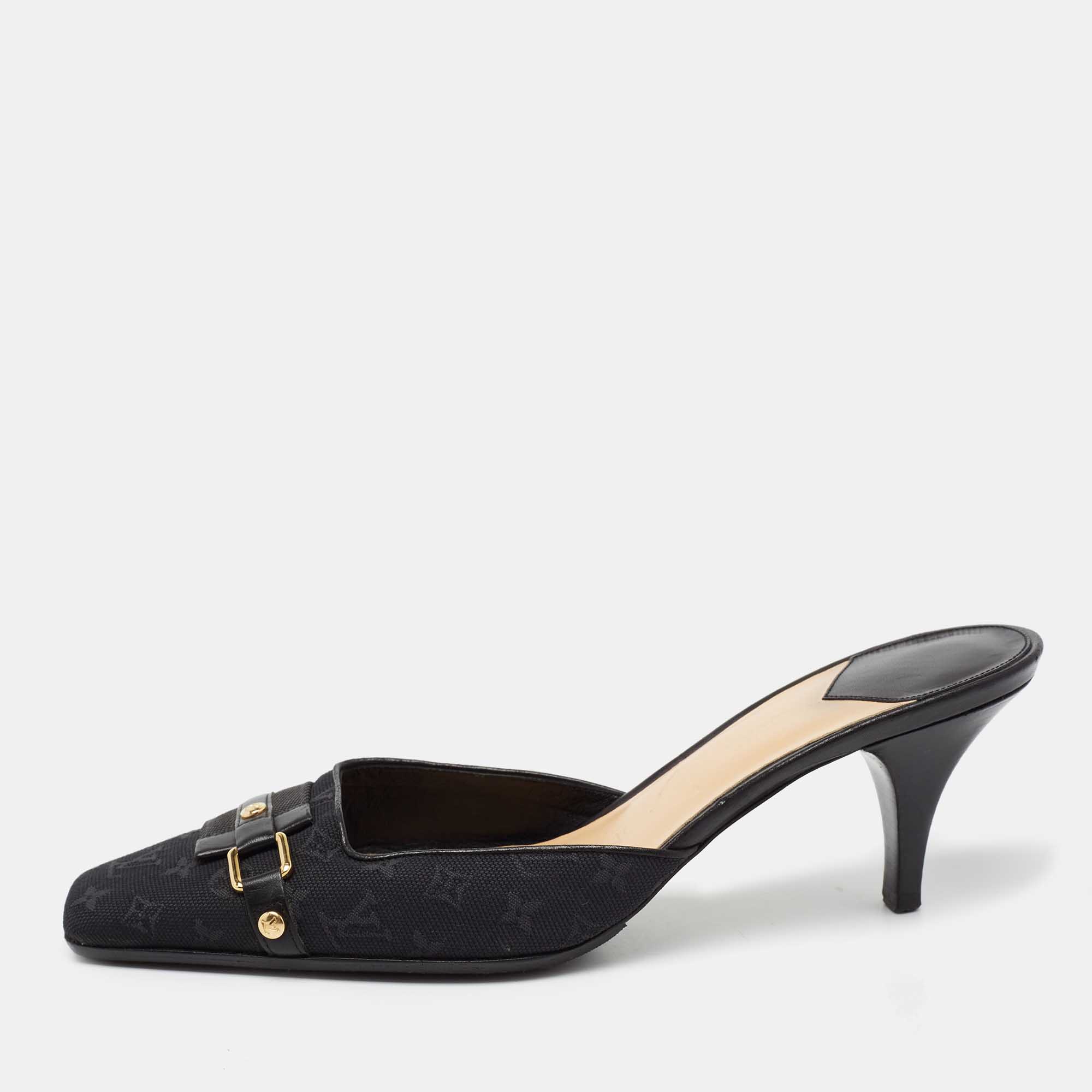 Pre Owned صندل سلايد لوي فيتون جلد وكانفاس مونوغرامي أسود مقاس 38.5