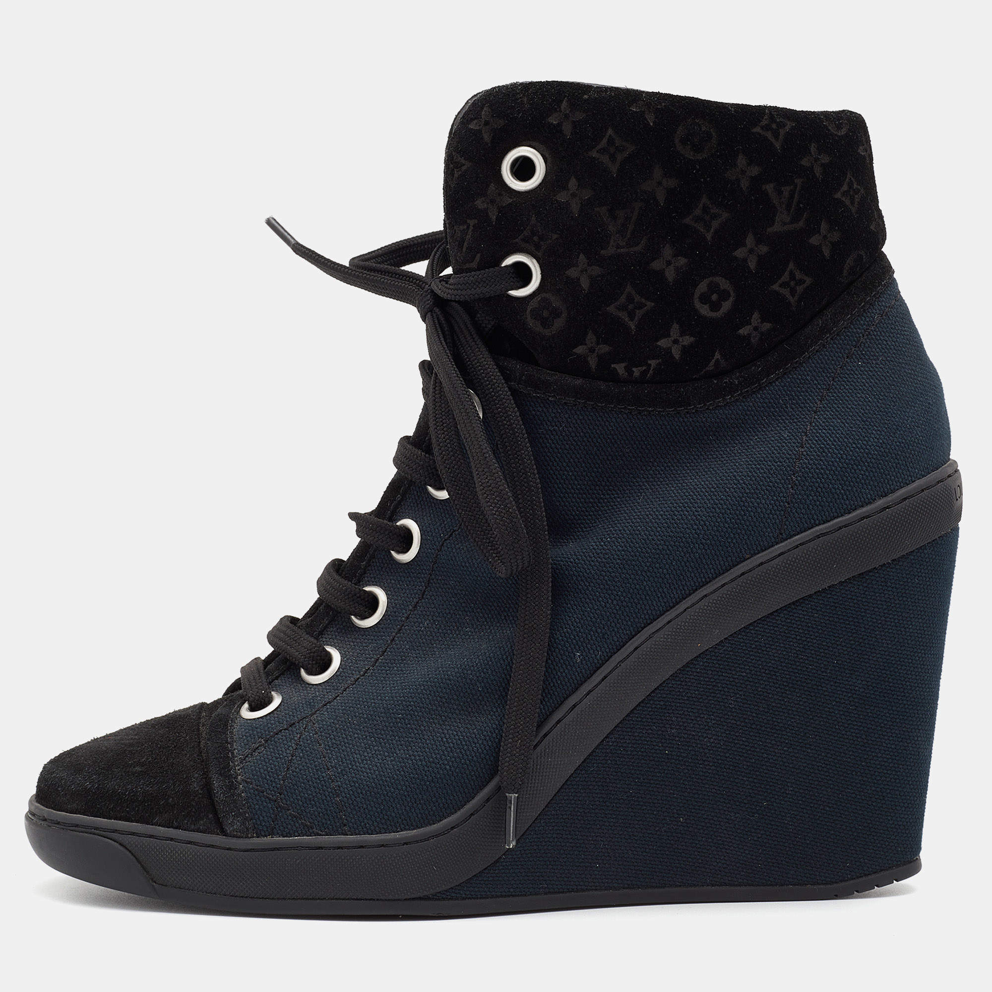 مملوكة مسبقًا Louis Vuitton Black/Blue Monogram Embossed Suede And Canvas Cap Toe Wedge Sneakers Size 39.5