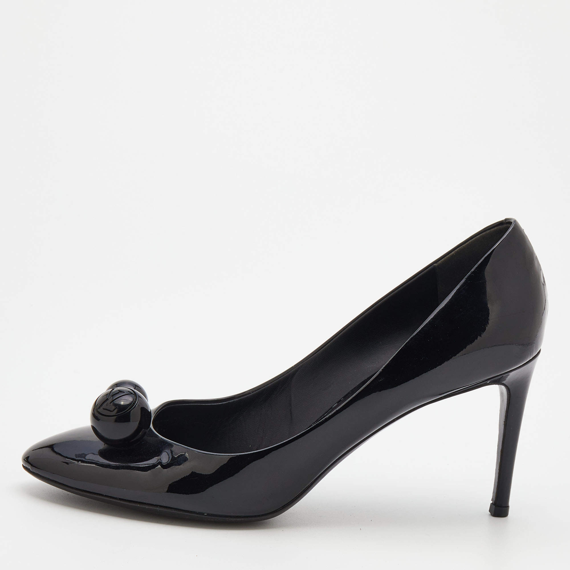 مملوكة مسبقًا Louis Vuitton Black Patent Leather Ball Pumps Size 40