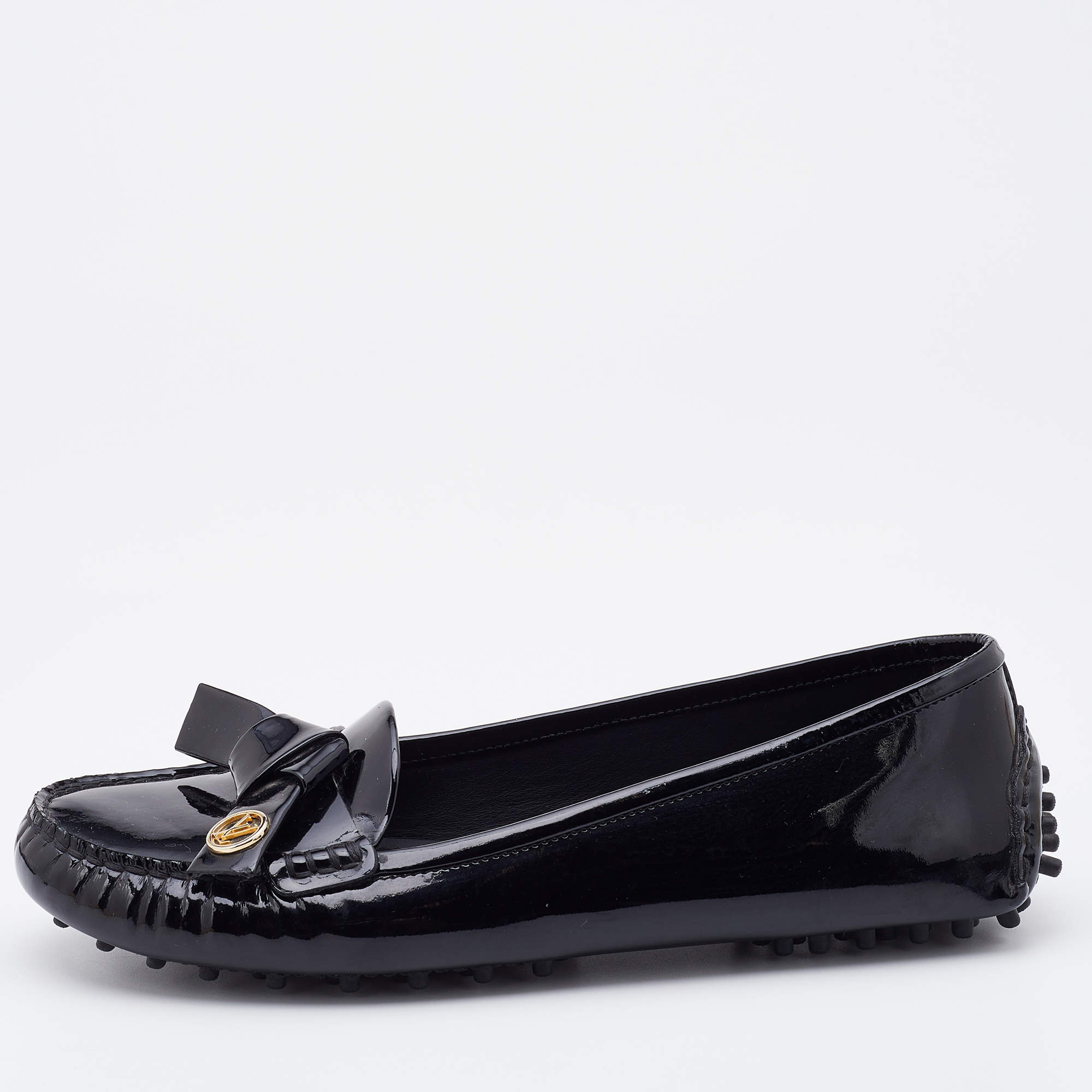 مملوكة مسبقًا Louis Vuitton Black Patent Leather Slip On Loafers Size 35