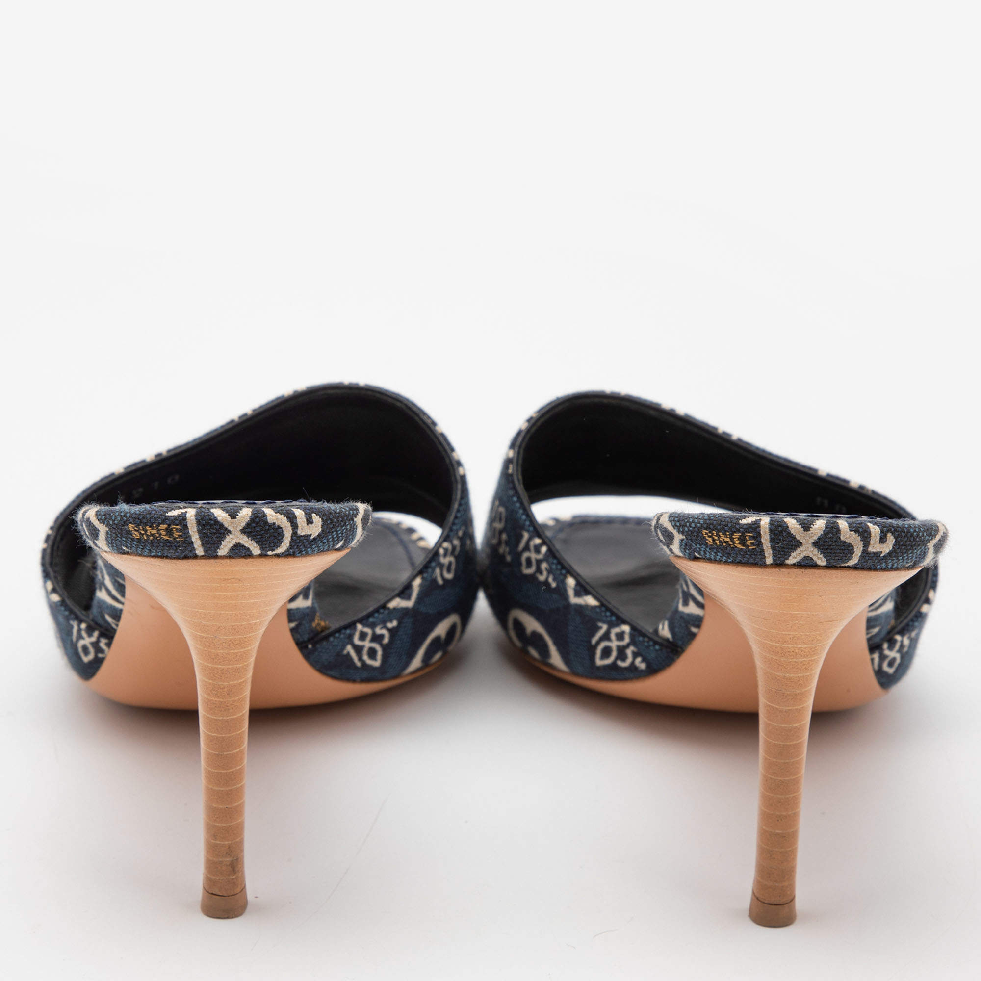 Cloth sandals Louis Vuitton Blue size 6.5 US in Cloth - 27478122