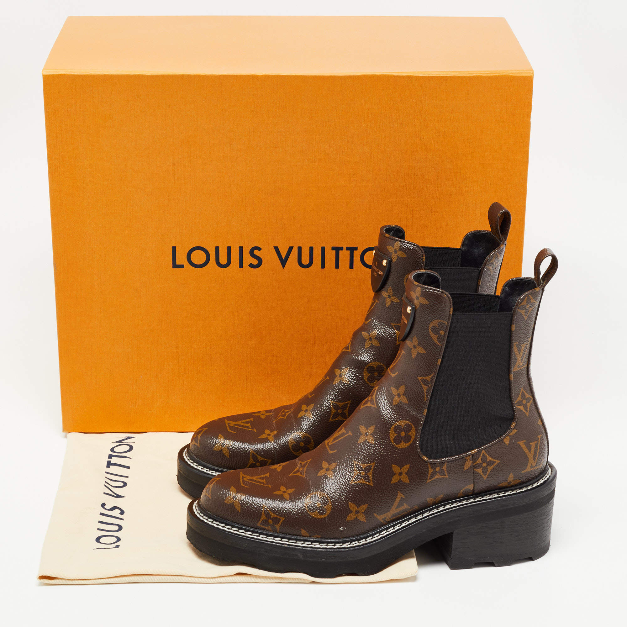Louis Vuitton Women's LV Beaubourg Ankle Chelsea Boots Leather with  Monogram Canvas Black 2405051