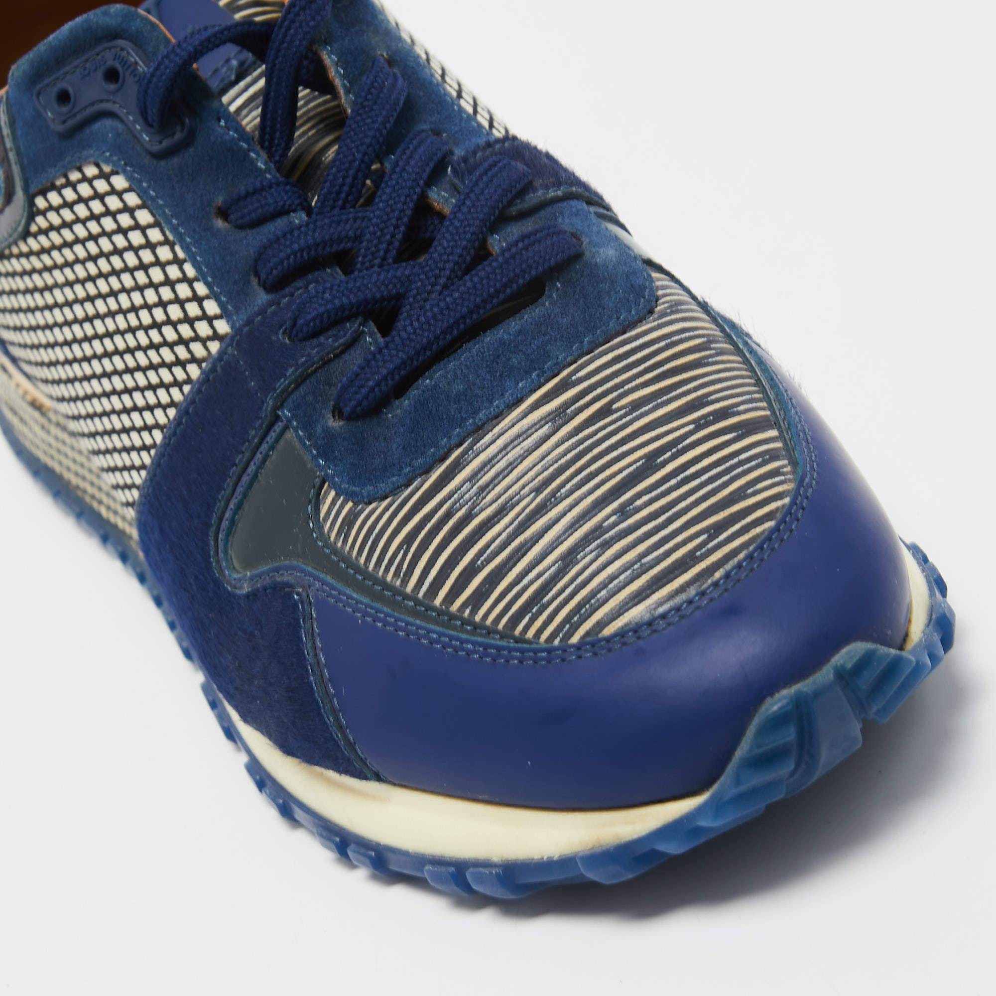 Louis Vuitton Run Away Blue Epi calf leather Textile Sneakers with calf  skin fur 36,5 Suede Patent leather ref.275019 - Joli Closet