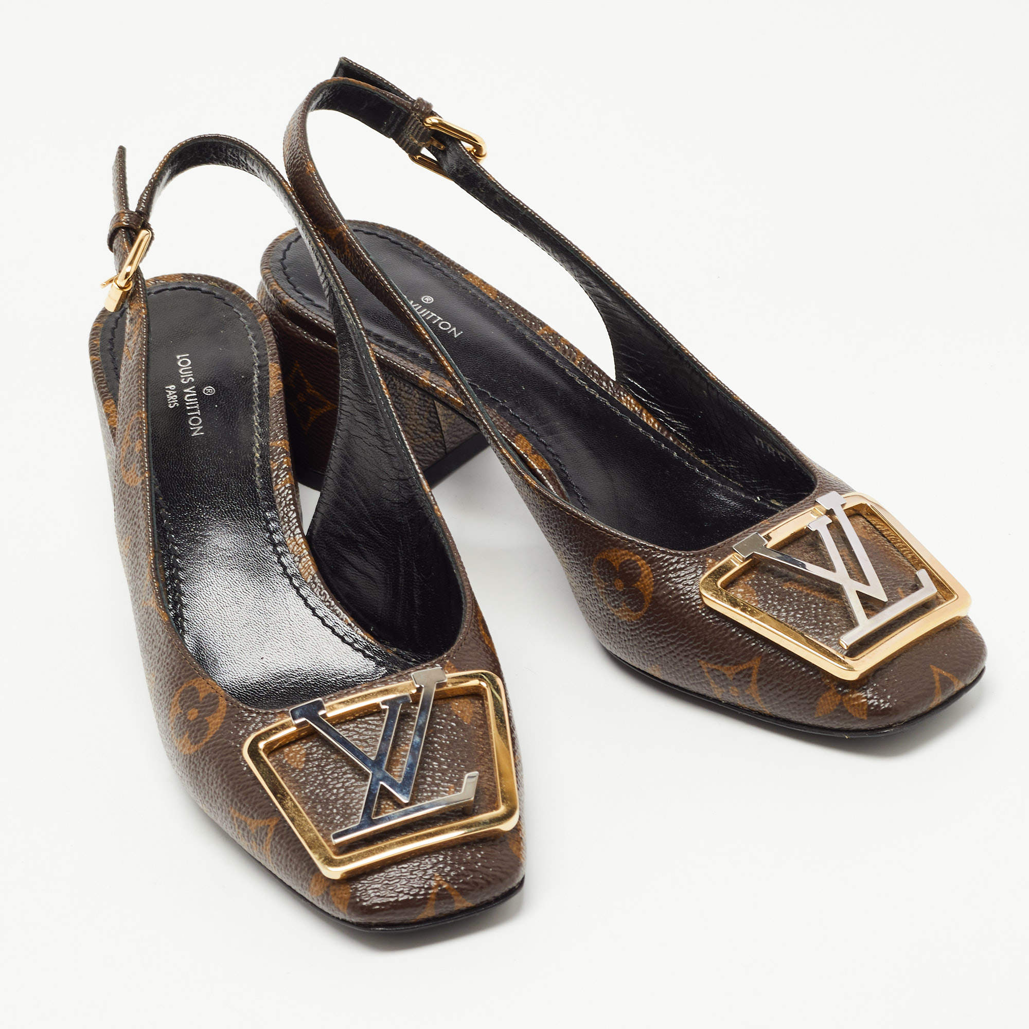 Louis Vuitton Monogram Canvas Madeleine Pumps Size 37 at 1stDibs