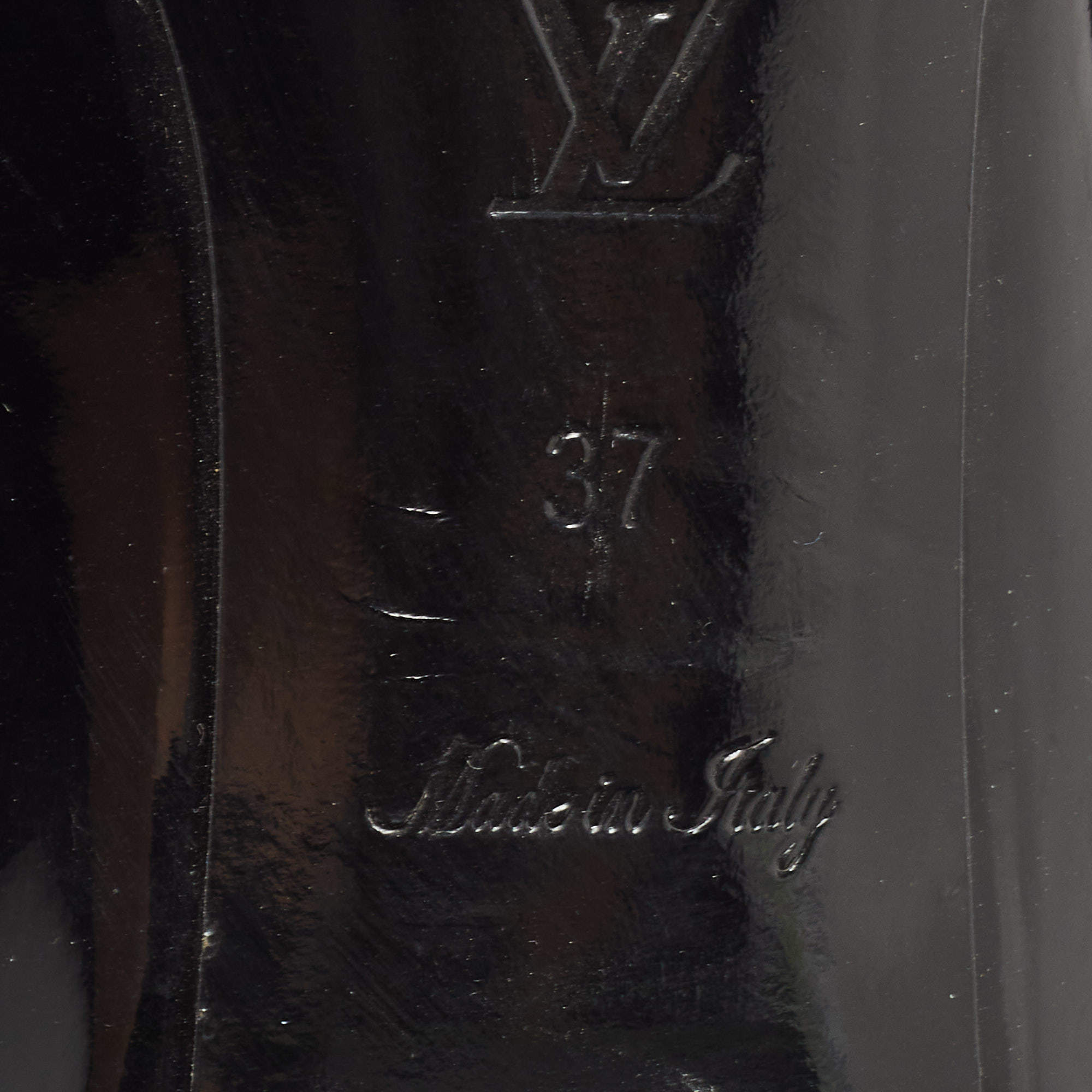 Louis Vuitton Gold Leather Madeleine Logo Block Heel Pumps Size 37