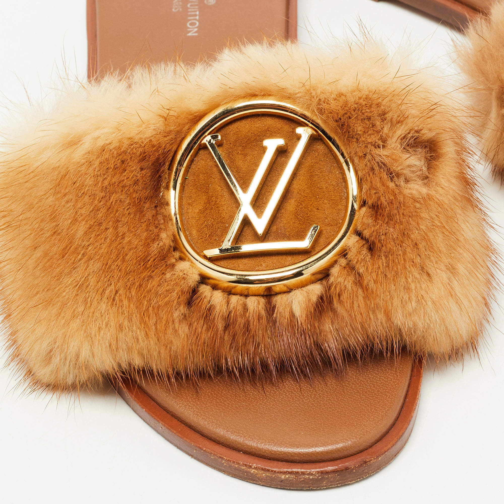 Louis Vuitton Beige Shearling Fur Flat Slides Size 39 Louis Vuitton