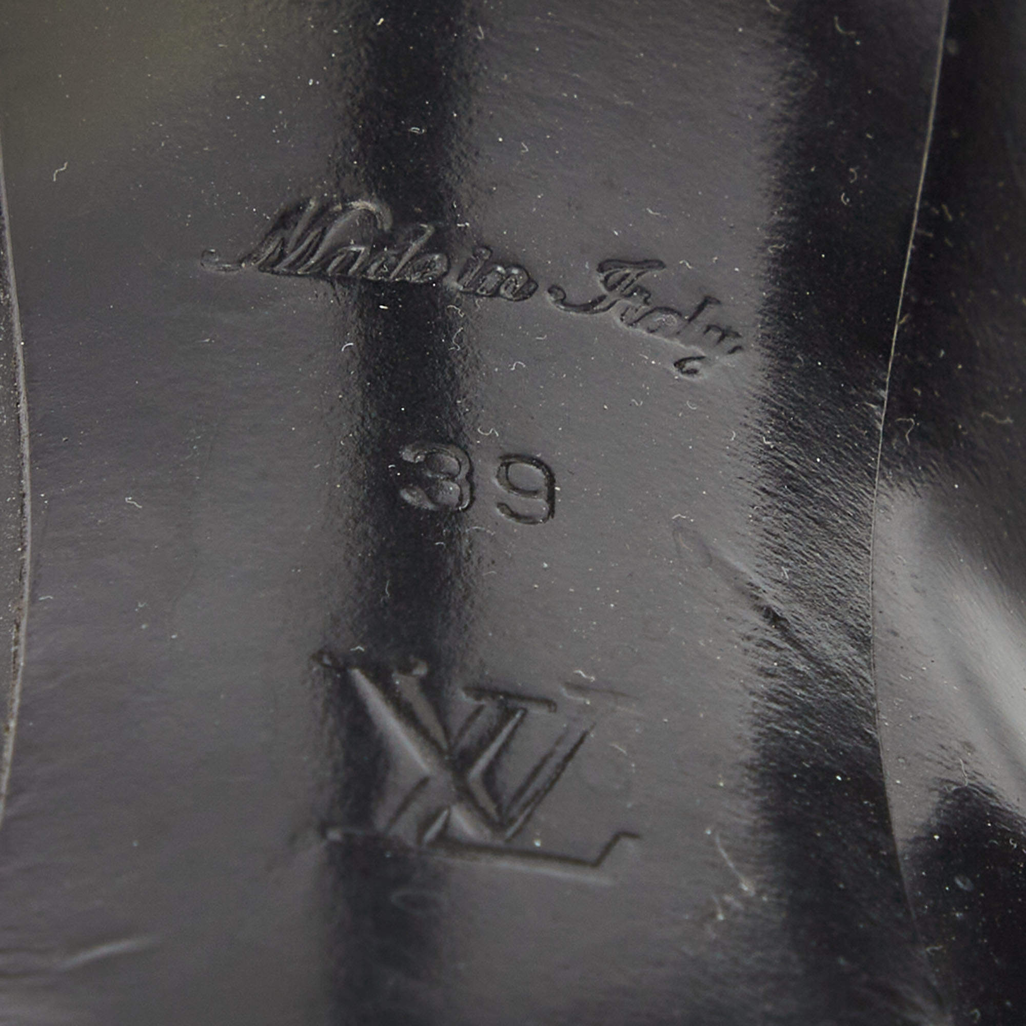 Louis Vuitton Heartbreaker Pumps in Black — UFO No More