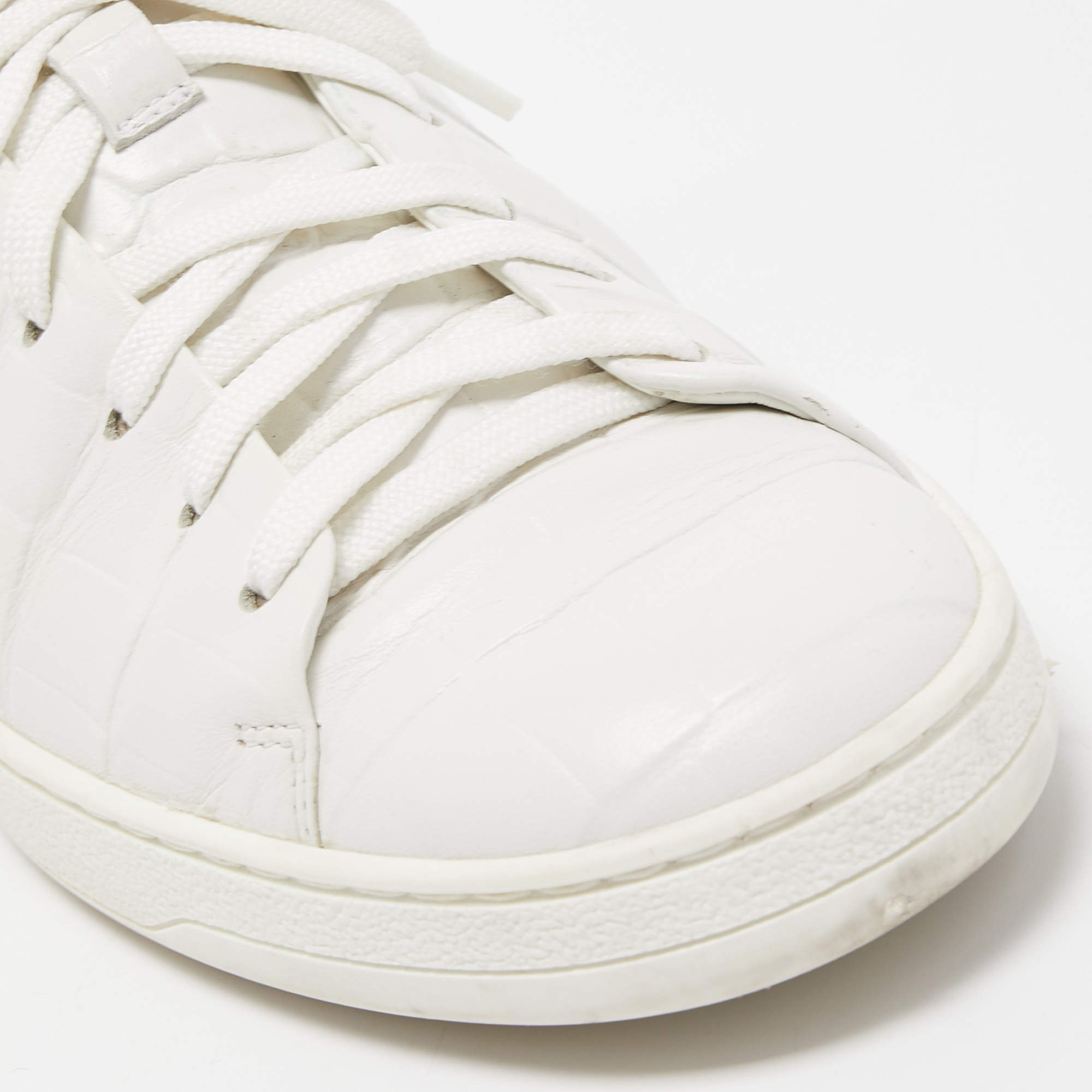 Frontrow leather trainers Louis Vuitton White size 39.5 EU in Leather -  32042979