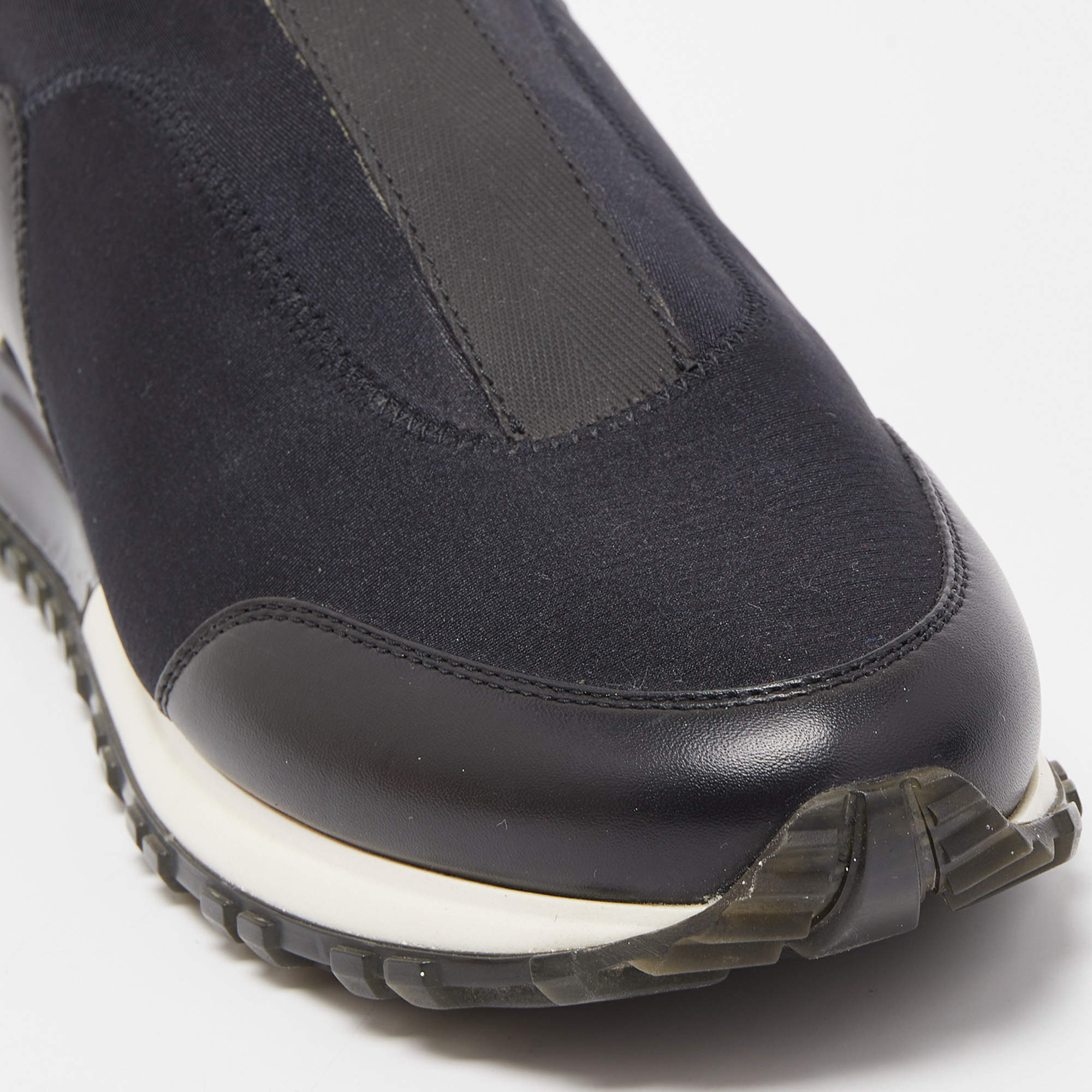 Louis Vuitton 1ABP7S Run Away Sneaker, Black, 38