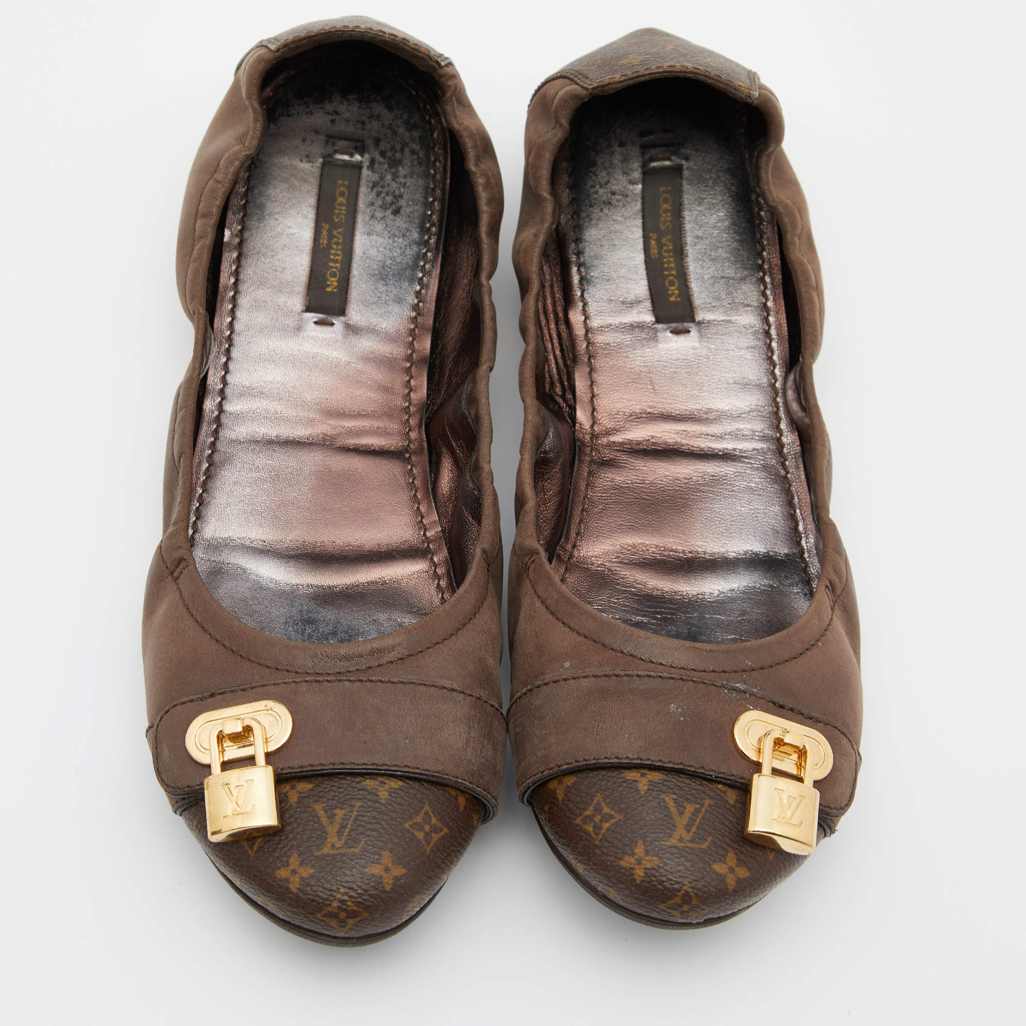 Leather flats Louis Vuitton Brown size 40 EU in Leather - 20857528