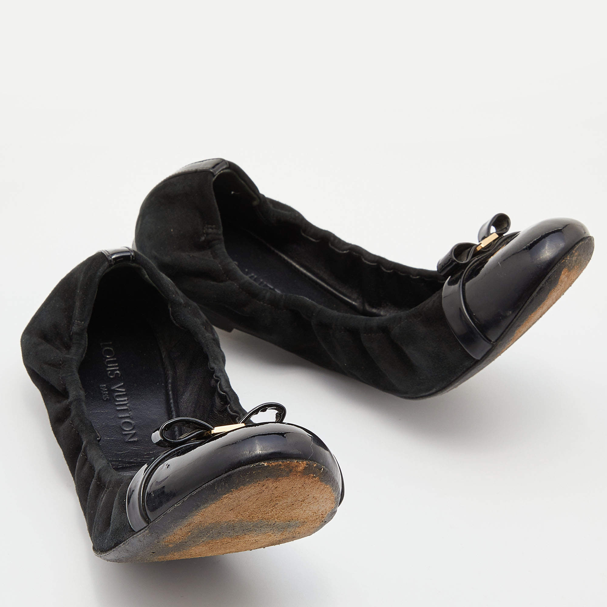 Louis Vuitton Black Suede Elba Scrunch Ballet Flats 38.5 – The Closet