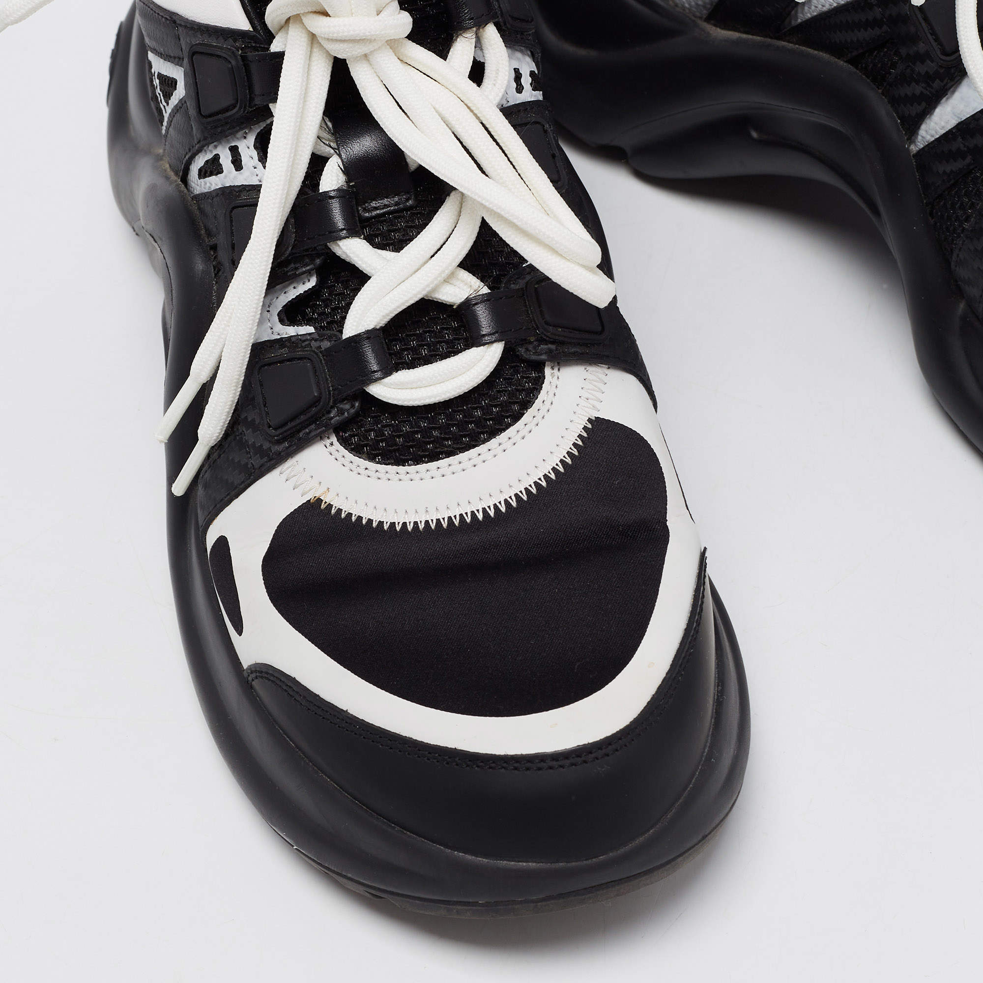 LOUIS VUITTON Calfskin Technical Nylon LV Archlight Sneakers 39 Black White  395232