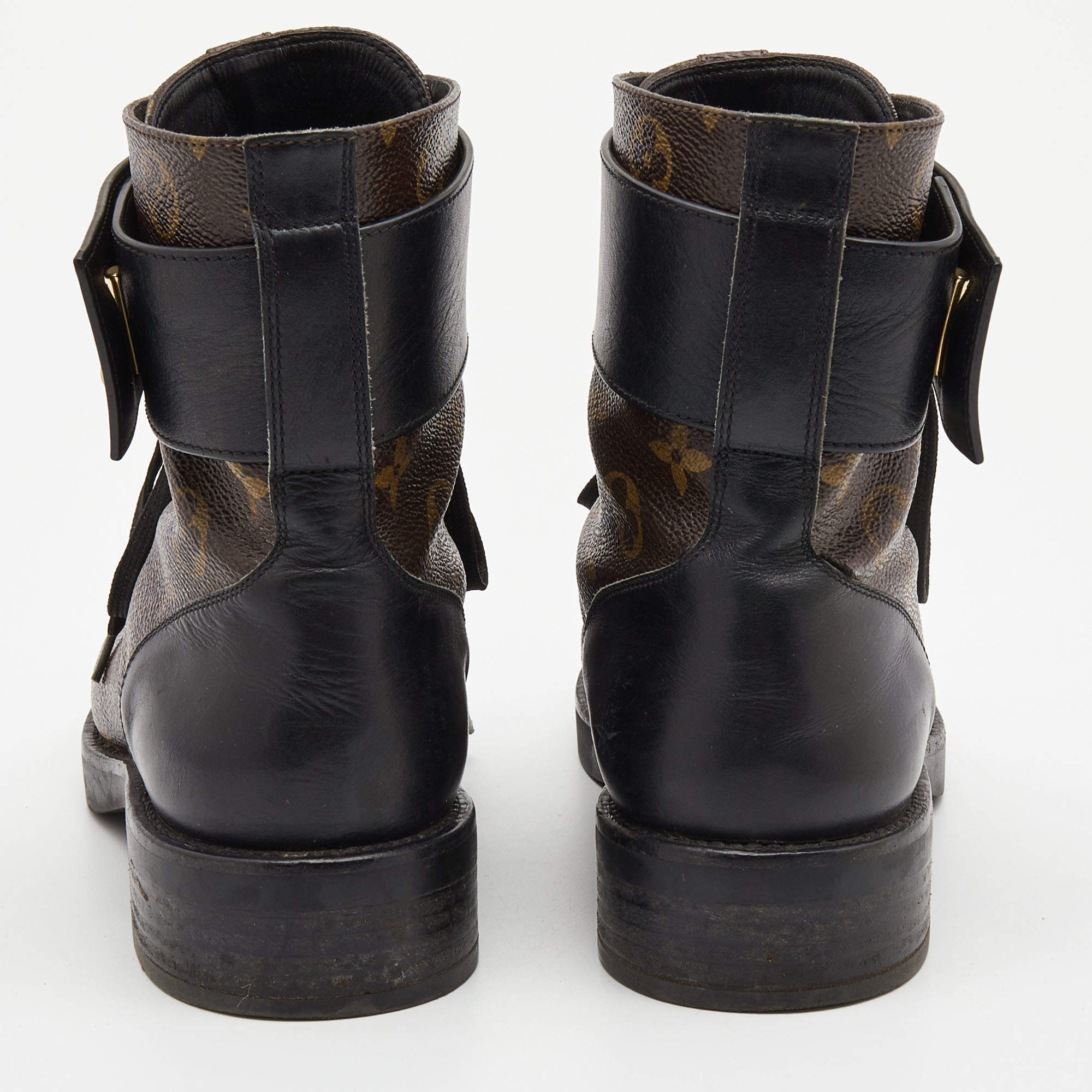 Louis Vuitton - Wonderland Flat Calfskin Ranger Boots Black 39