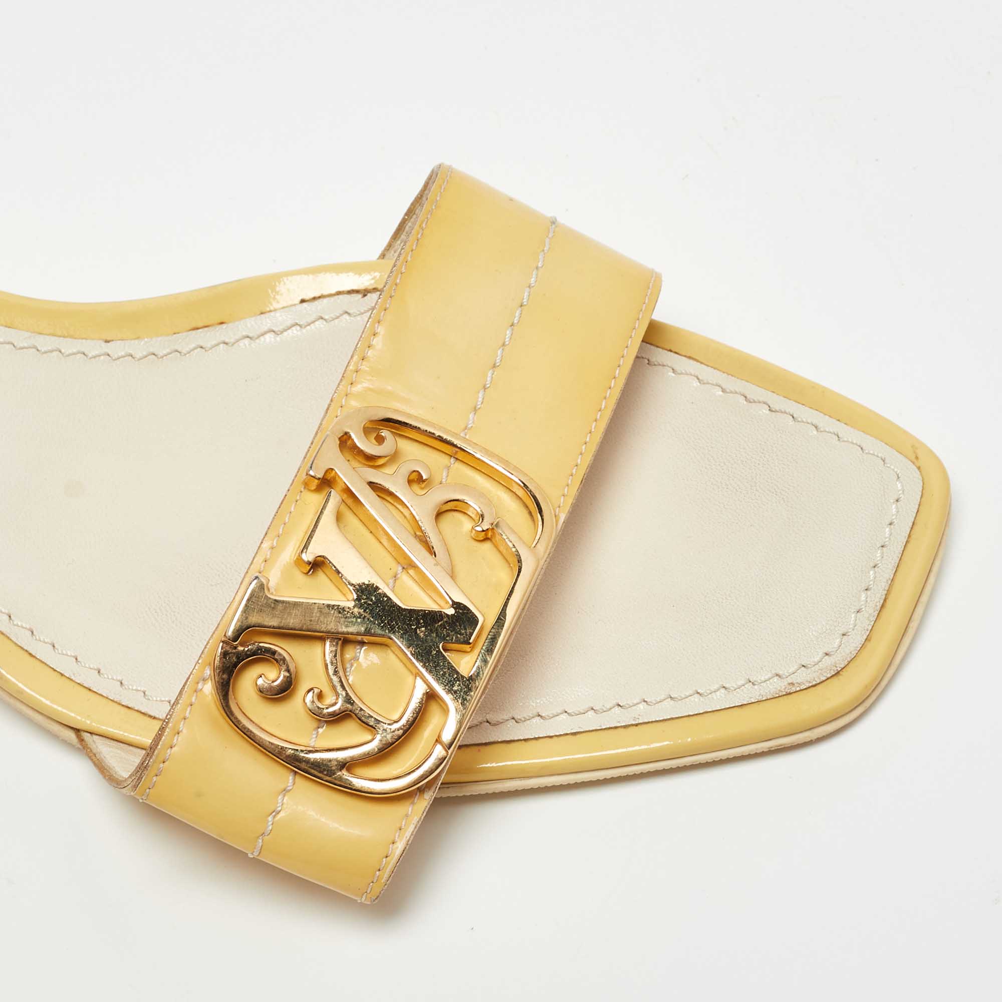 Pre Owned Louis Vuitton Yellow Patent Leather Slide Sandals Size 41