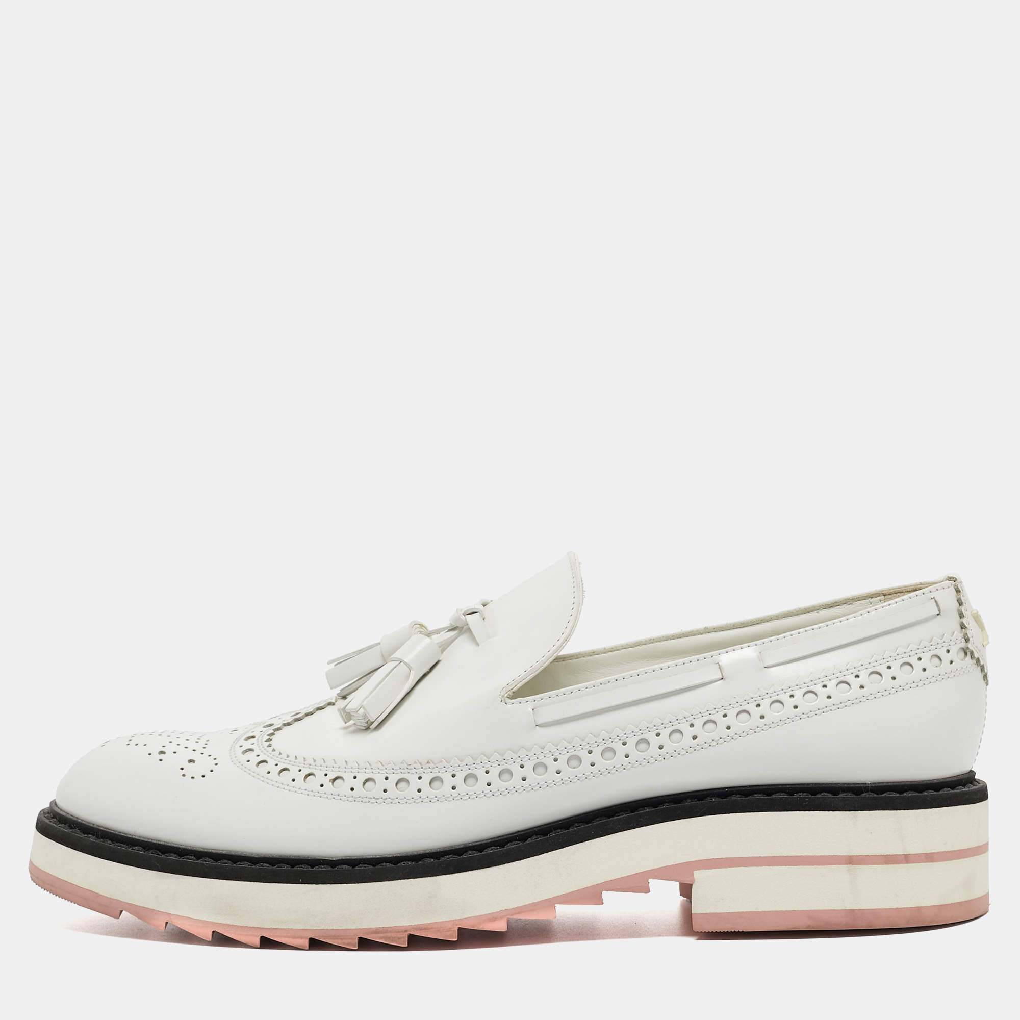 مملوكة مسبقًا Louis Vuitton White Leather Slip On Loafers Size 37