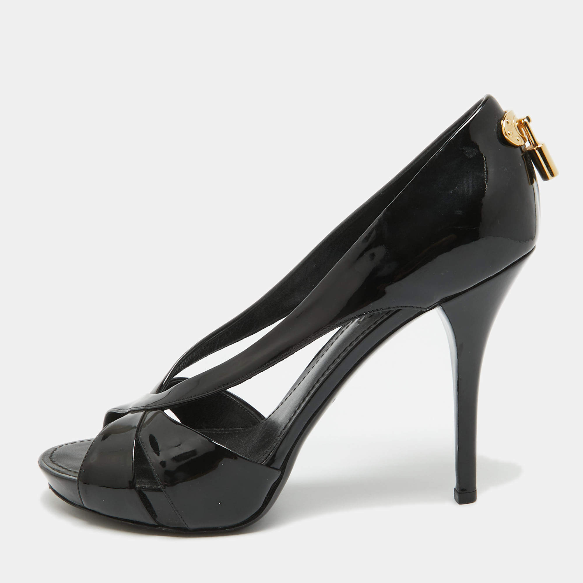 مملوكة مسبقًا Louis Vuitton Black Patent Lock It Cutout Peep Toe Pumps Size 39