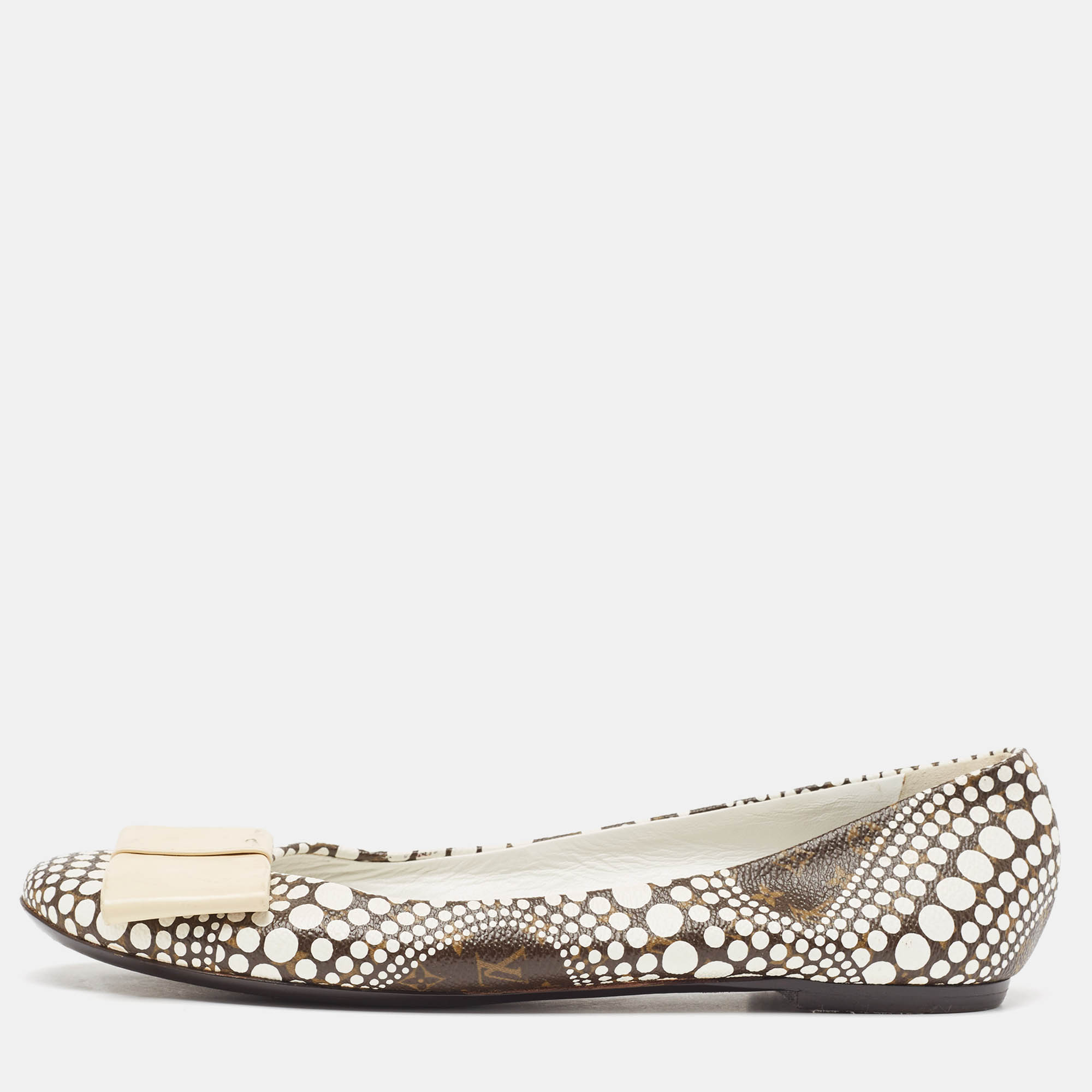 Pre Owned Louis Vuitton x Yayoi Kusama White/Brown Monogram Canvas Limited Edition Ballet Flats Size 38.5