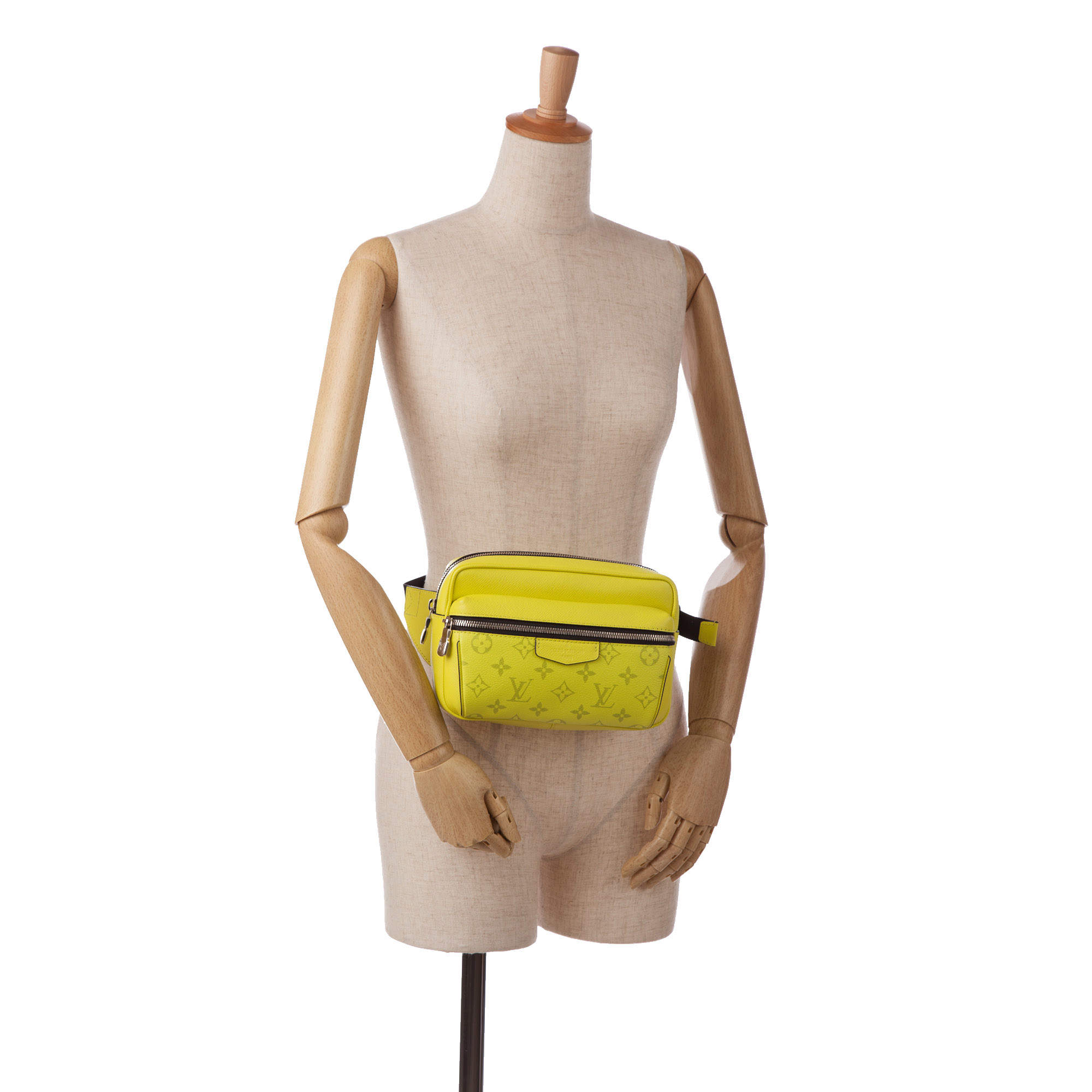 Louis Vuitton Limited Edition Taigarama Outdoor Bumbag Green Yellow Leather  Cloth Metal ref.591302 - Joli Closet