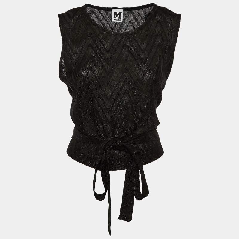 مملوكة مسبقًا توب إم ميسوني تريكوه من اللوريكس الأسود مع تفاصيل ربط أمامية بدون أكمام مقاس كبير (لارج)