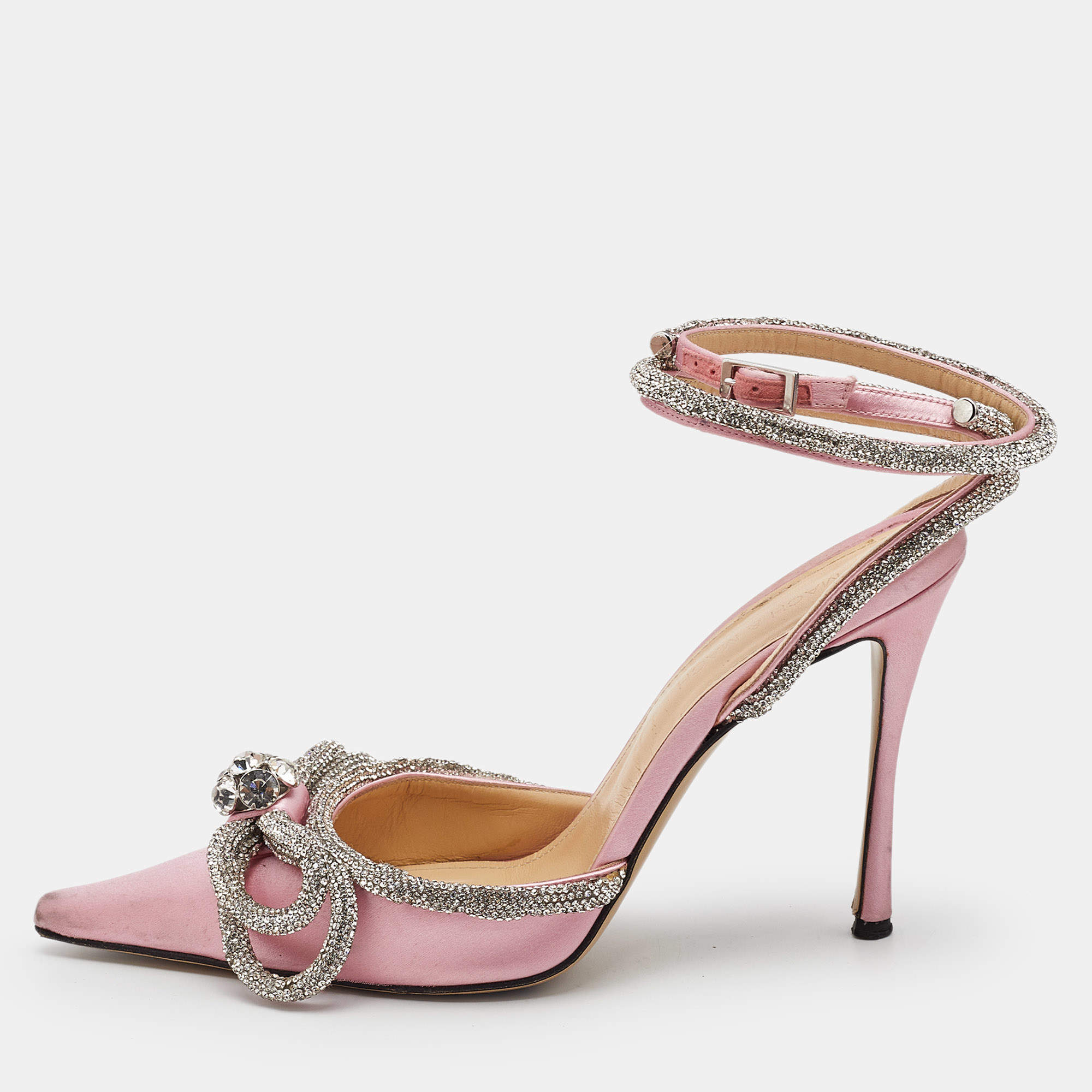 مملوكة مسبقًا حذاء كعب عالي ماتش أند ماتش ساتان وردي فاتح / فضي مزدوج القوس مرصع كريستال مقاس 38.5