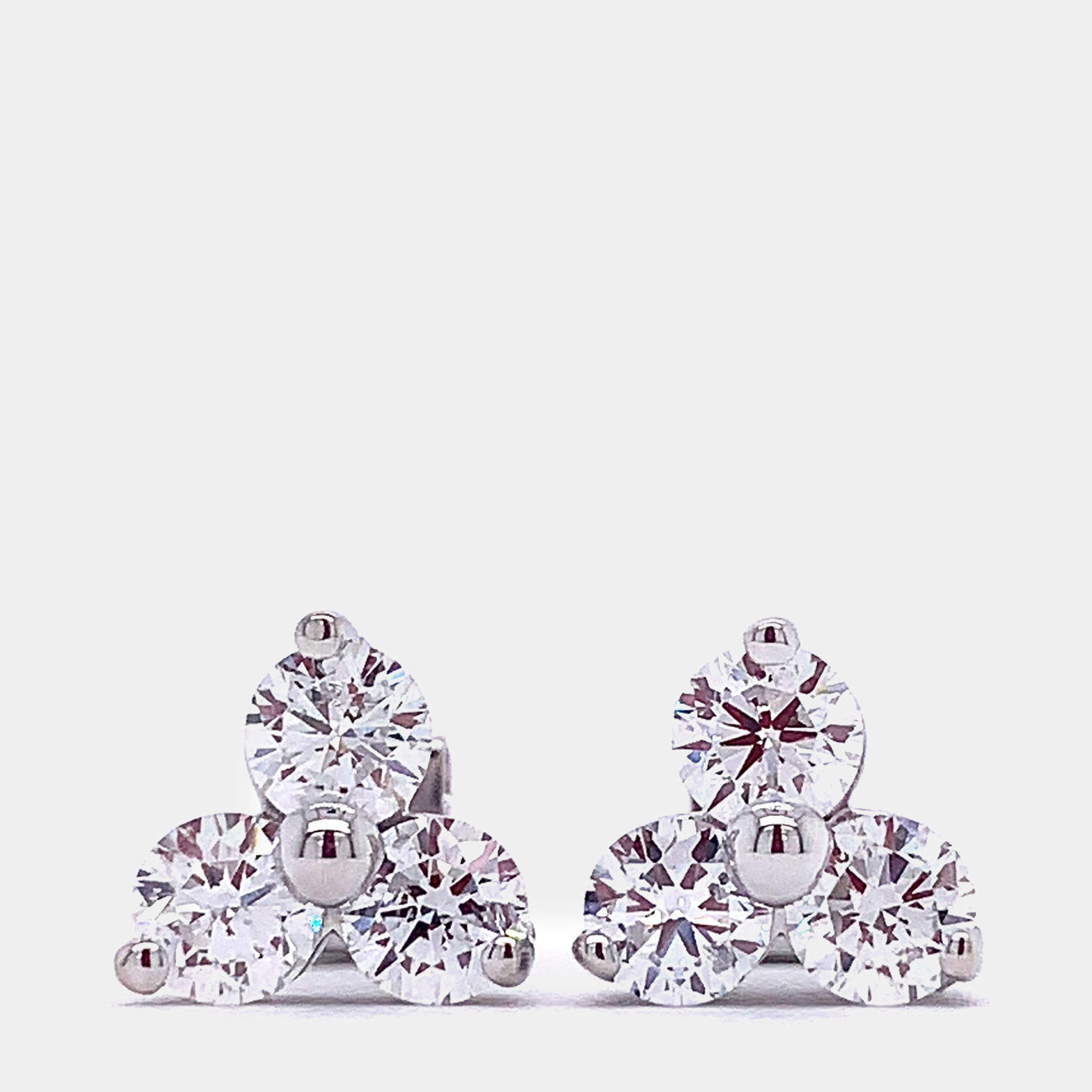 Pre Owned 10K 3 Stone Clover Cluster Earrings (1 Ctw)