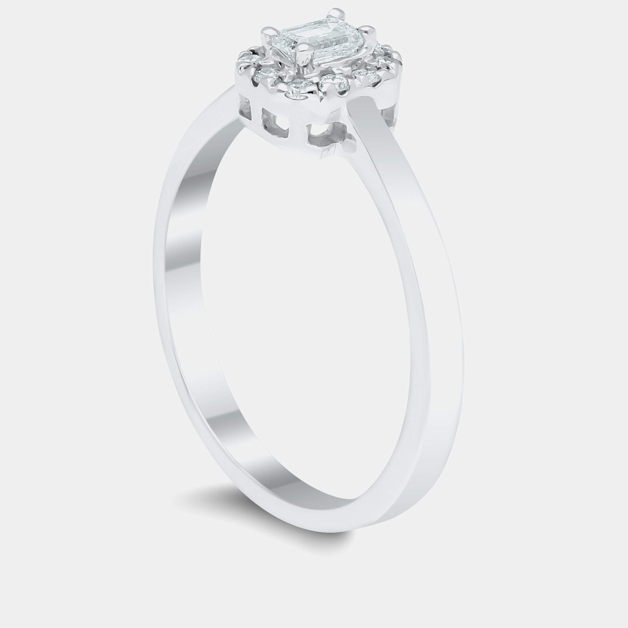 Pre Owned 14K Halo Lab Grown Diamonds Bridal Ring (1/4 Ctw) US 7