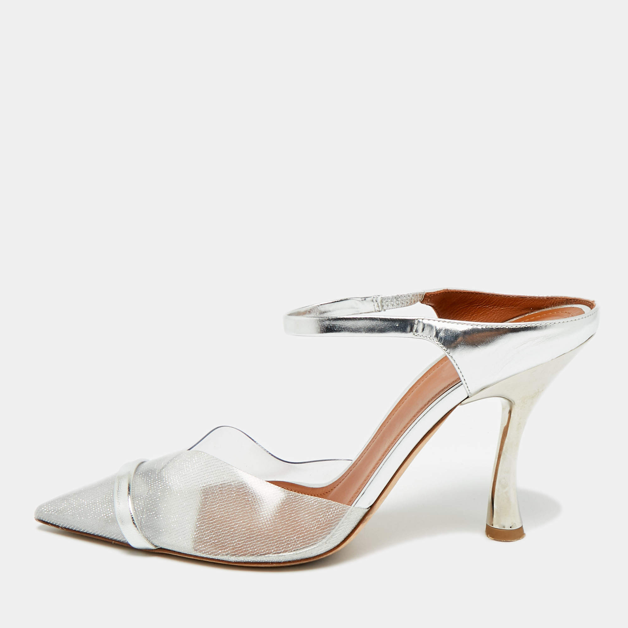 مملوكة مسبقًا Malone Souliers Iona Size 38.5 Silver PVC and Patent Leather Heel Mules 
