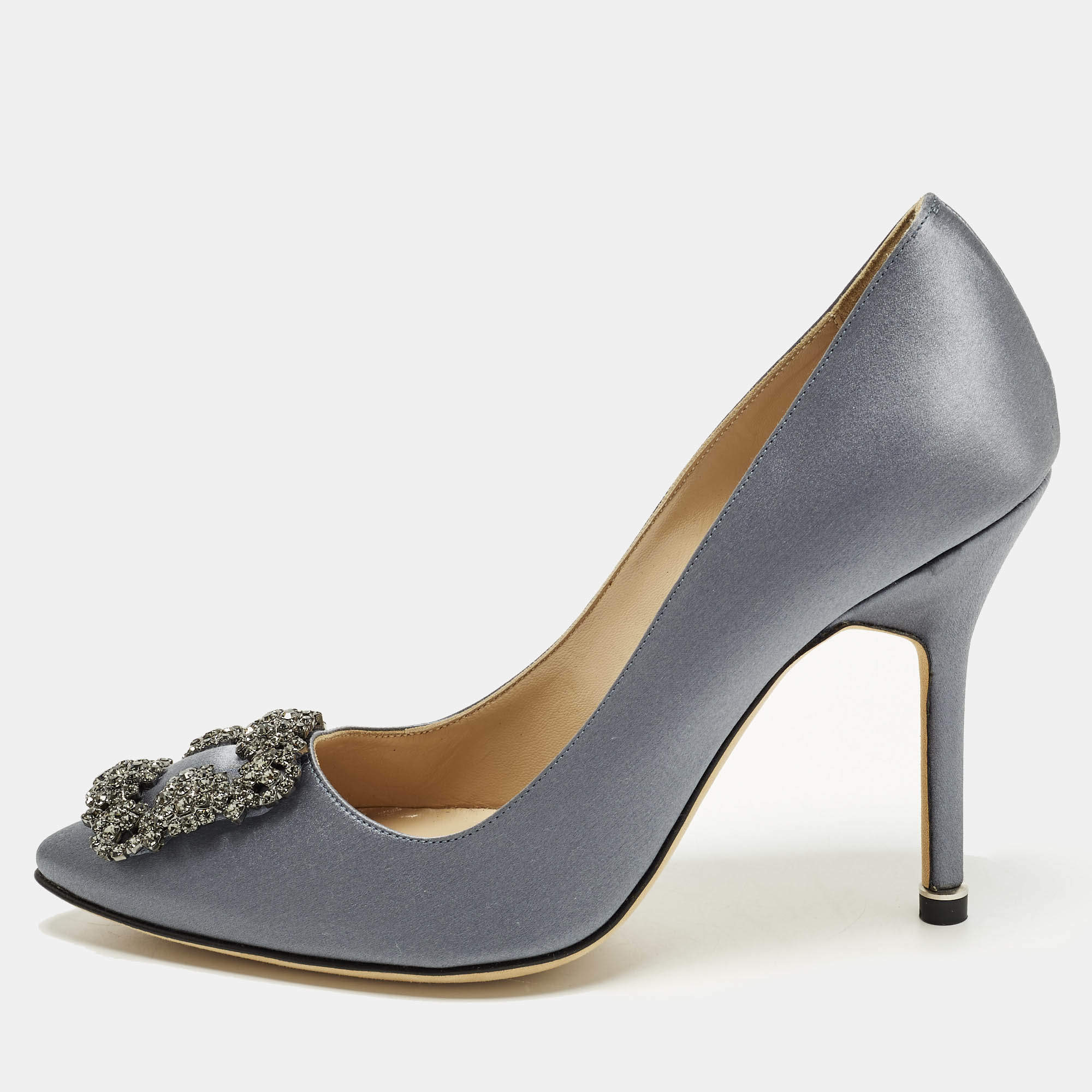 مملوكة مسبقًا Manolo Blahnik Hangisi Size 37 Grey Satin Pumps