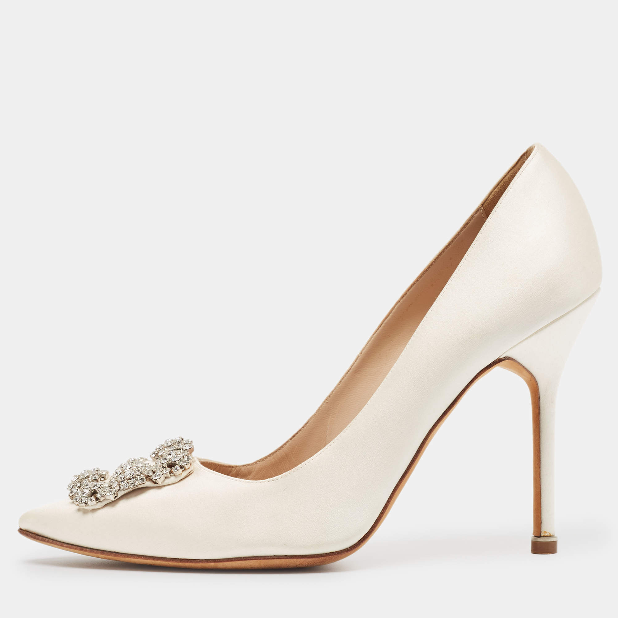 Pre Owned Manolo Blahnik Off White Satin Hangisi Pumps Size 39.5