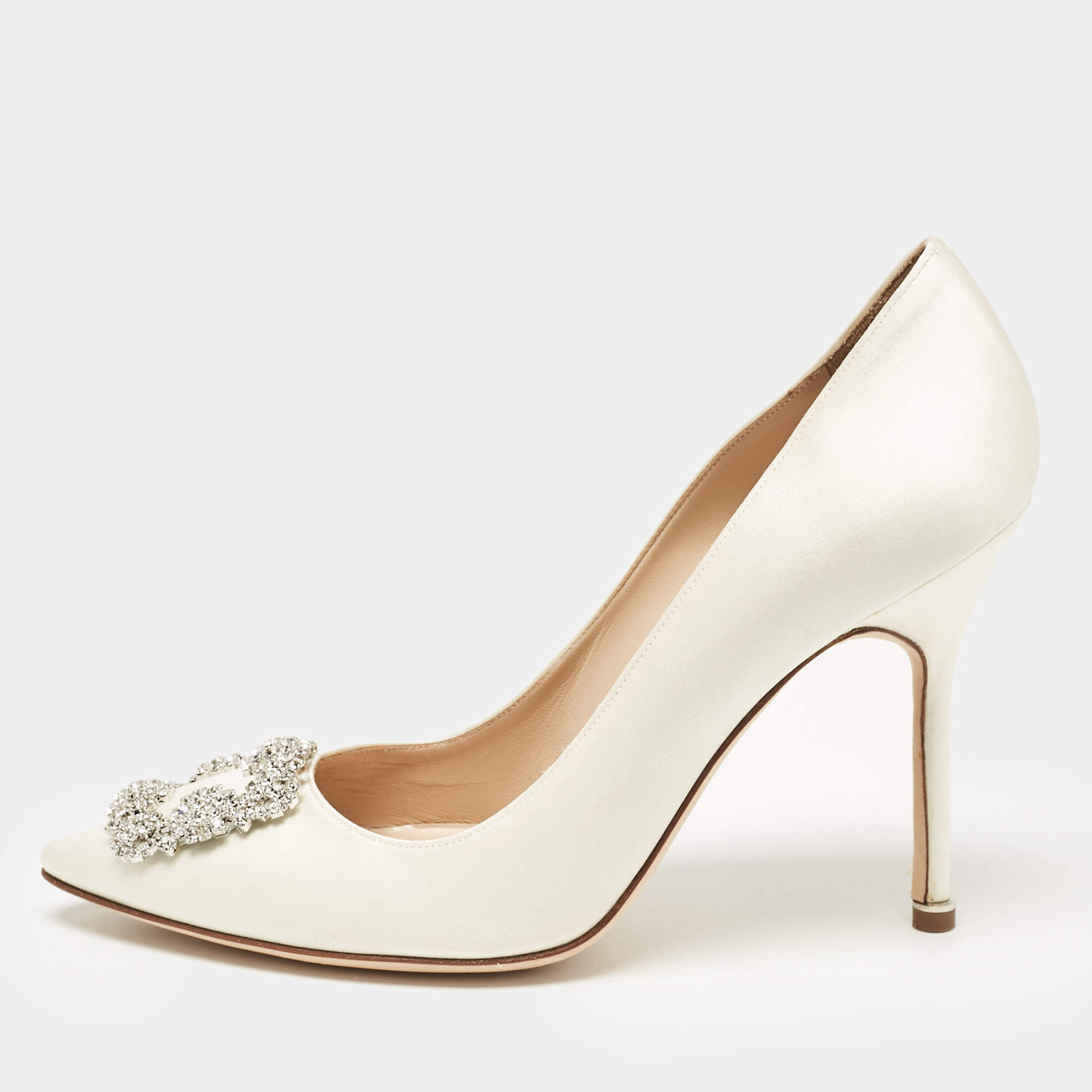Pre Owned Manolo Blahnik Ivory Satin Hangisi Pumps Size 40.5