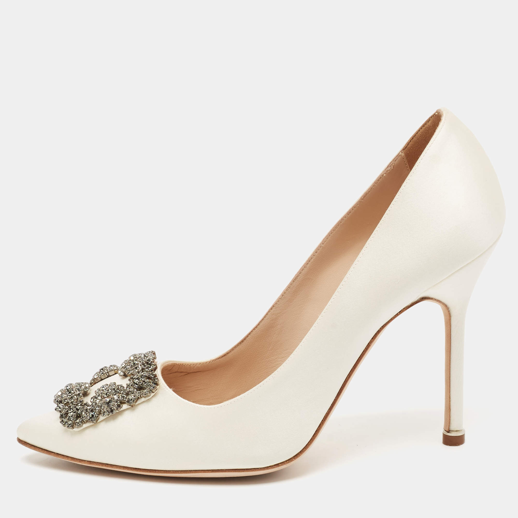 Pre Owned Manolo Blahnik Ivory Satin Hangisi Pumps Size 39.5
