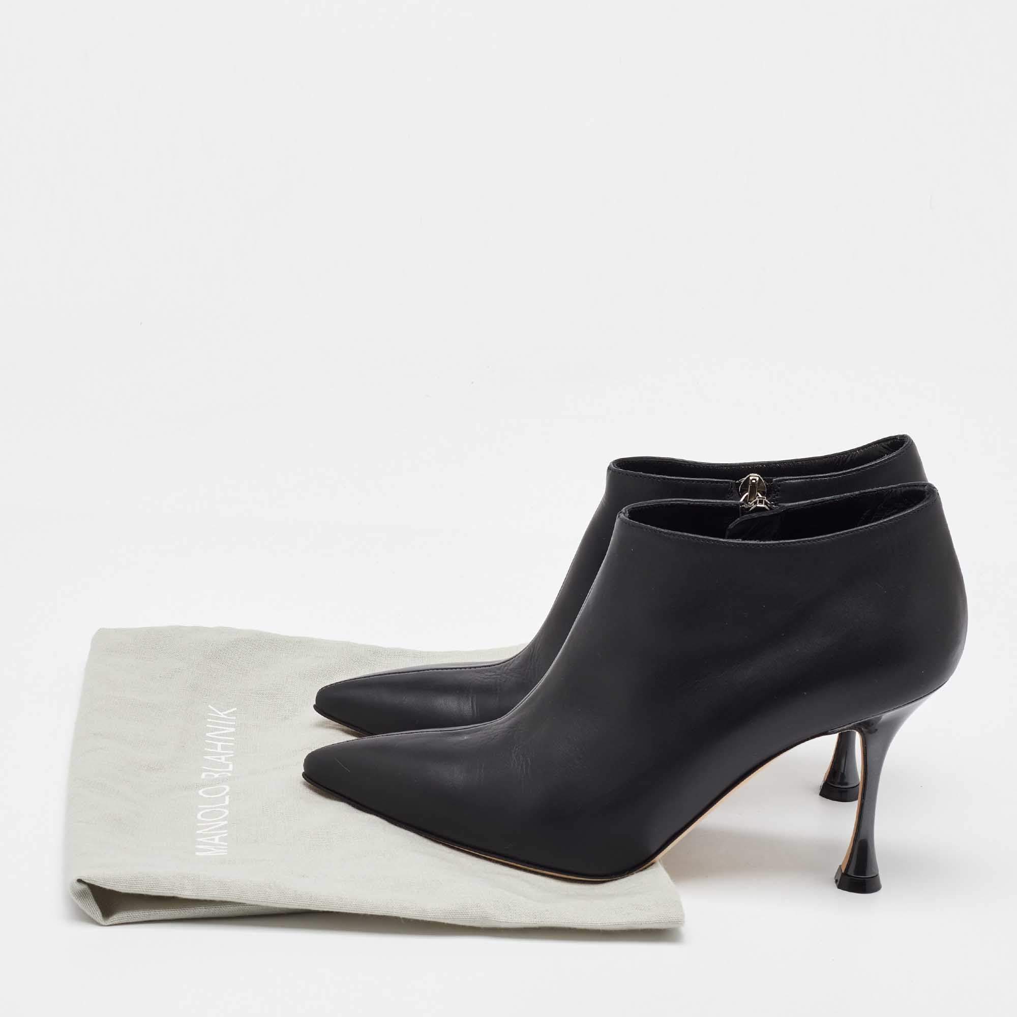 Pre Owned Manolo Blahnik Black Leather Pointed Toe Ankle Length Boots Size 37.5