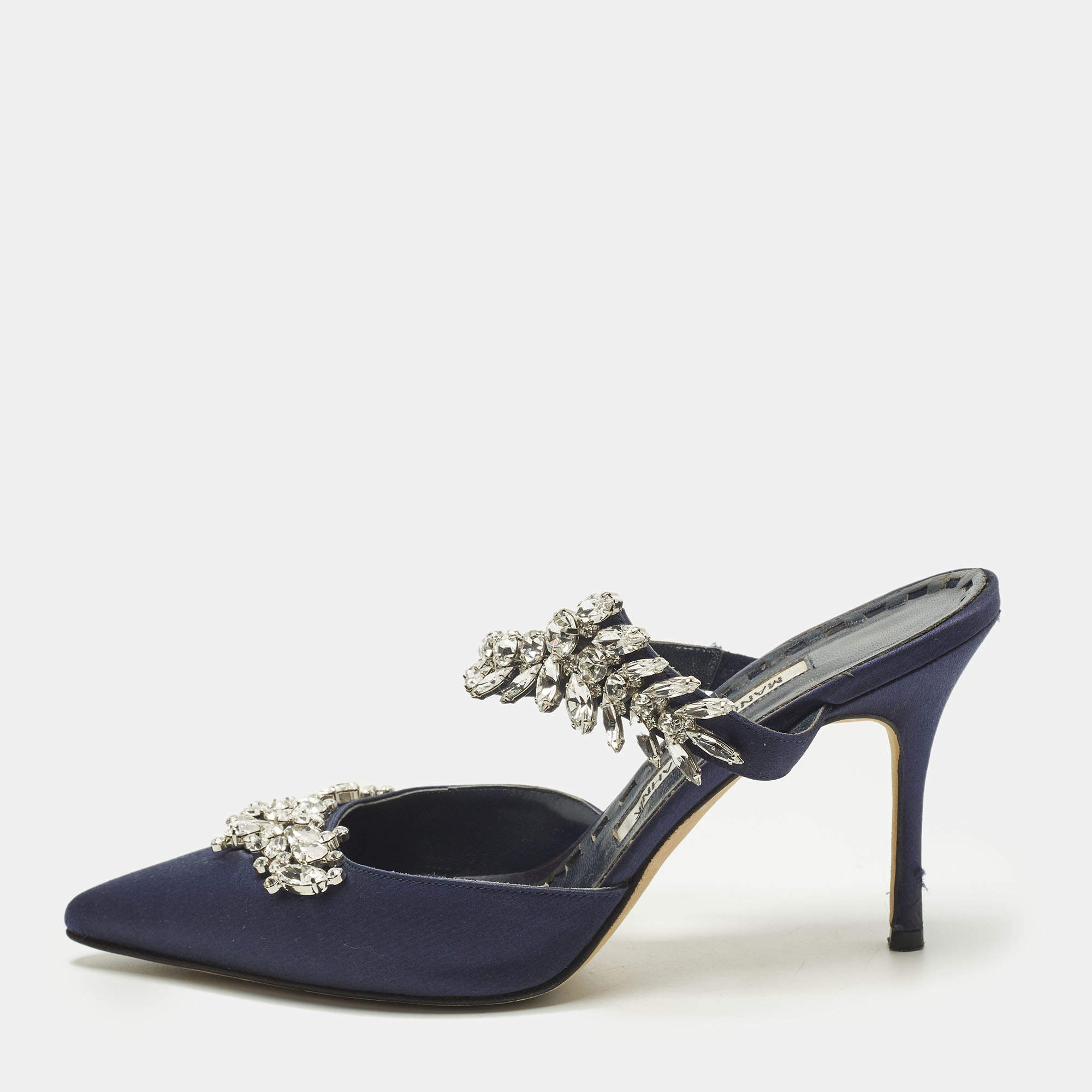 مملوكة مسبقًا Manolo Blahnik Lurum Size 37.5 Navy Blue Satin Heel Mules