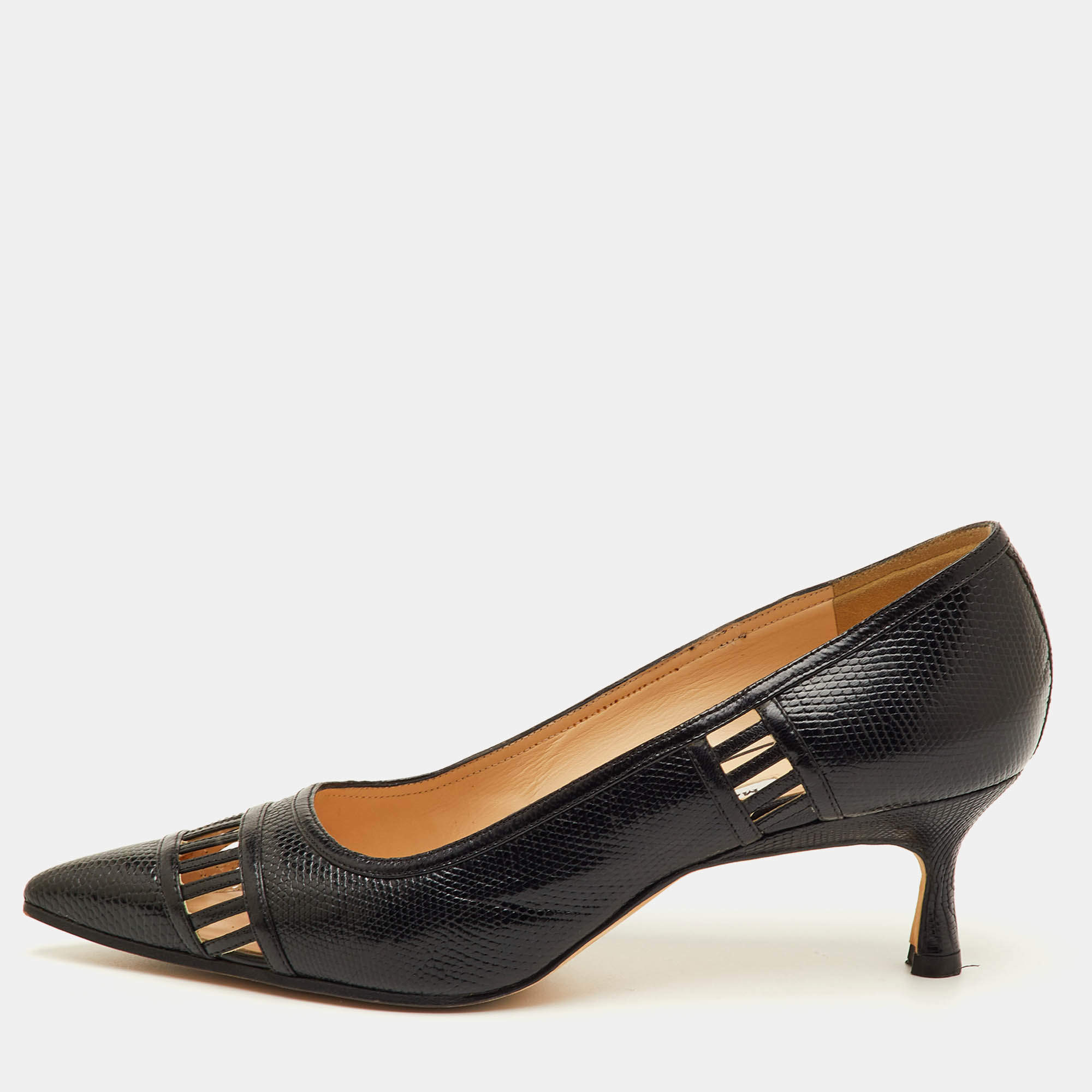 مملوكة مسبقًا Manolo Blahnik Size 38.5 Black Lizard Embossed Leather Pointed Toe Pumps