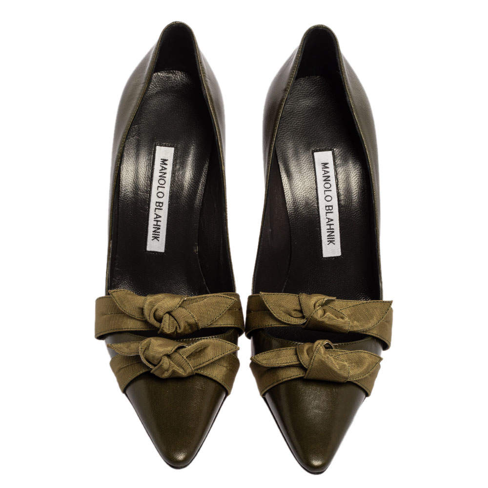 Pre Owned Manolo Blahnik Green Leather Bow Pointed Toe Pumps Size 37