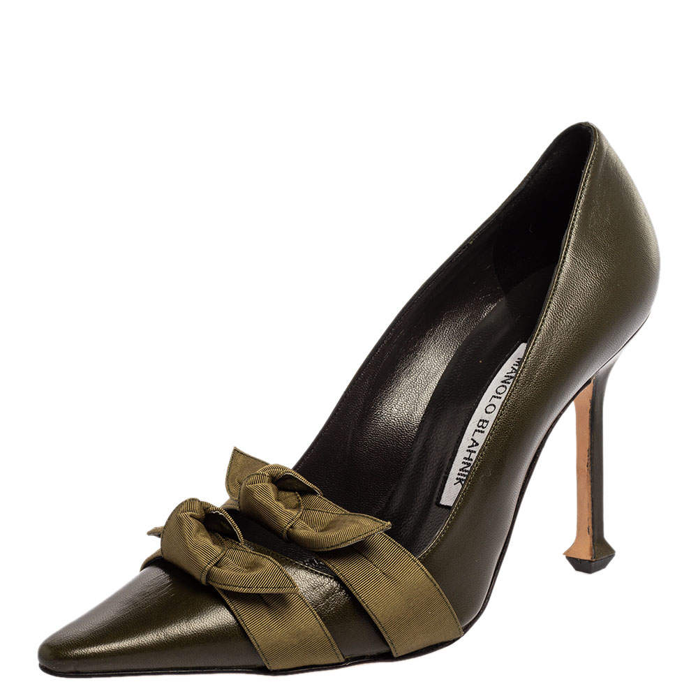 Pre Owned Manolo Blahnik Green Leather Bow Pointed Toe Pumps Size 37