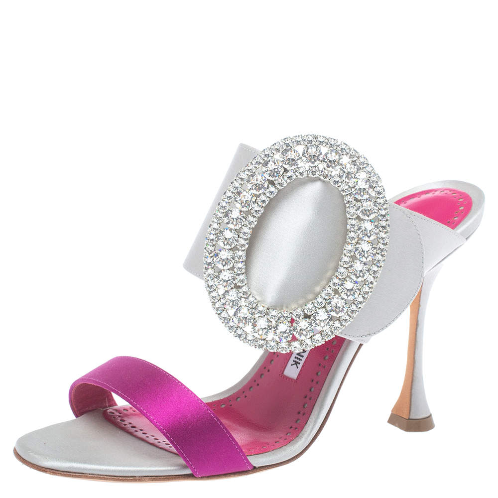مملوكة مسبقًا Manolo Blahnik Grey Satin Fibiona Crystal Embellished Mules Sandals Size 36.5